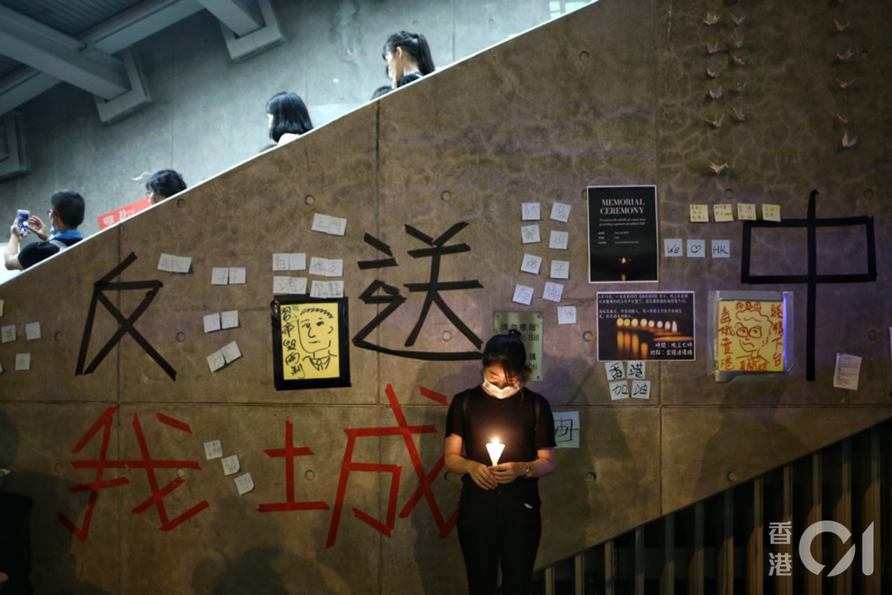 近月來,愈來愈多香港少女走上街頭。(資料圖片/羅君豪攝) 近月來,愈來愈多香港少女走上街頭。(資料圖片/羅君豪攝)