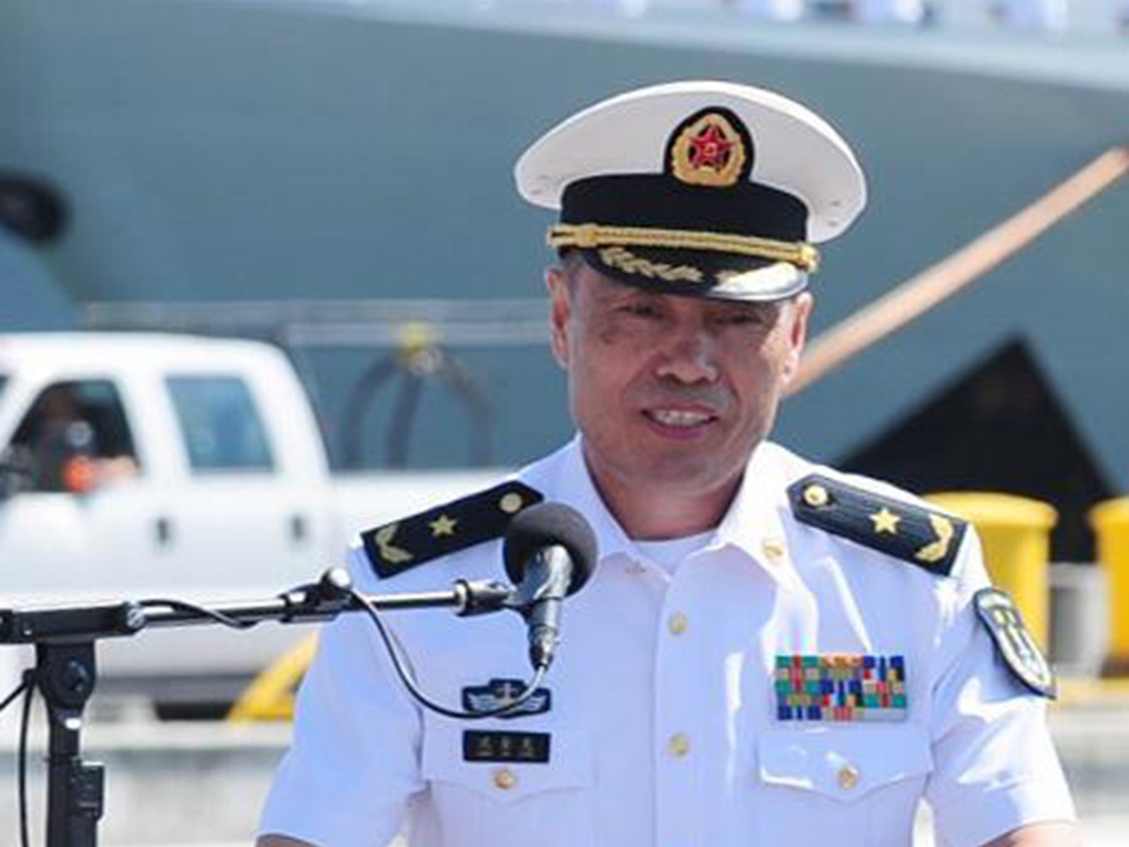 另外,中國海軍司令沈金龍也到場參加國產航母成軍典禮。(鼎盛軍事) 另外,中國海軍司令沈金龍也到場參加國產航母成軍典禮。(鼎盛軍事)