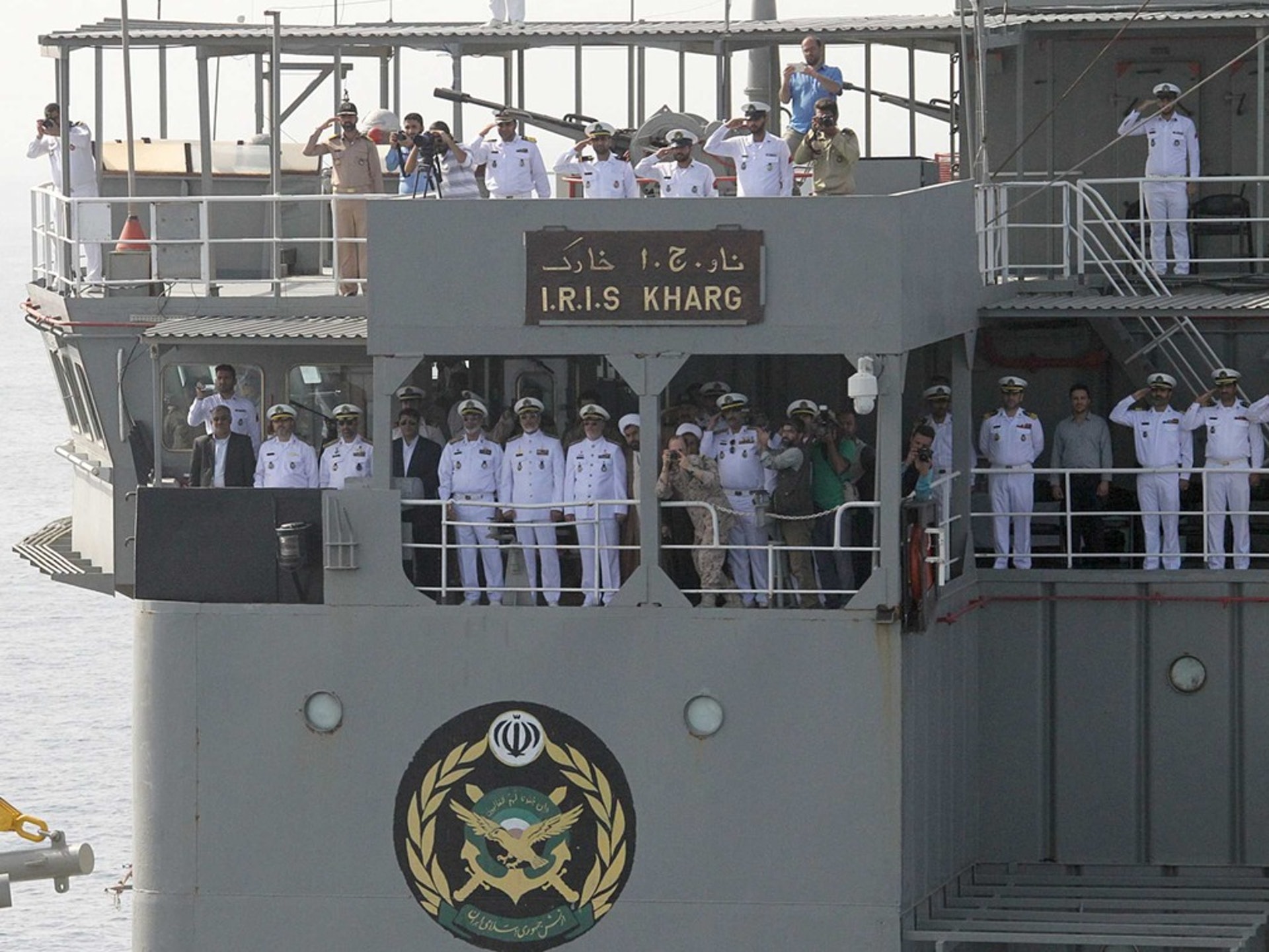 伊朗海军官员称,“这次军事演习和实力的展示将证明,我国海军和国防力量有能力抵御来自海上的任何威胁。”(VCG) 伊朗海军官员称,“这次军事演习和实力的展示将证明,我国海军和国防力量有能力抵御来自海上的任何威胁。”(VCG)