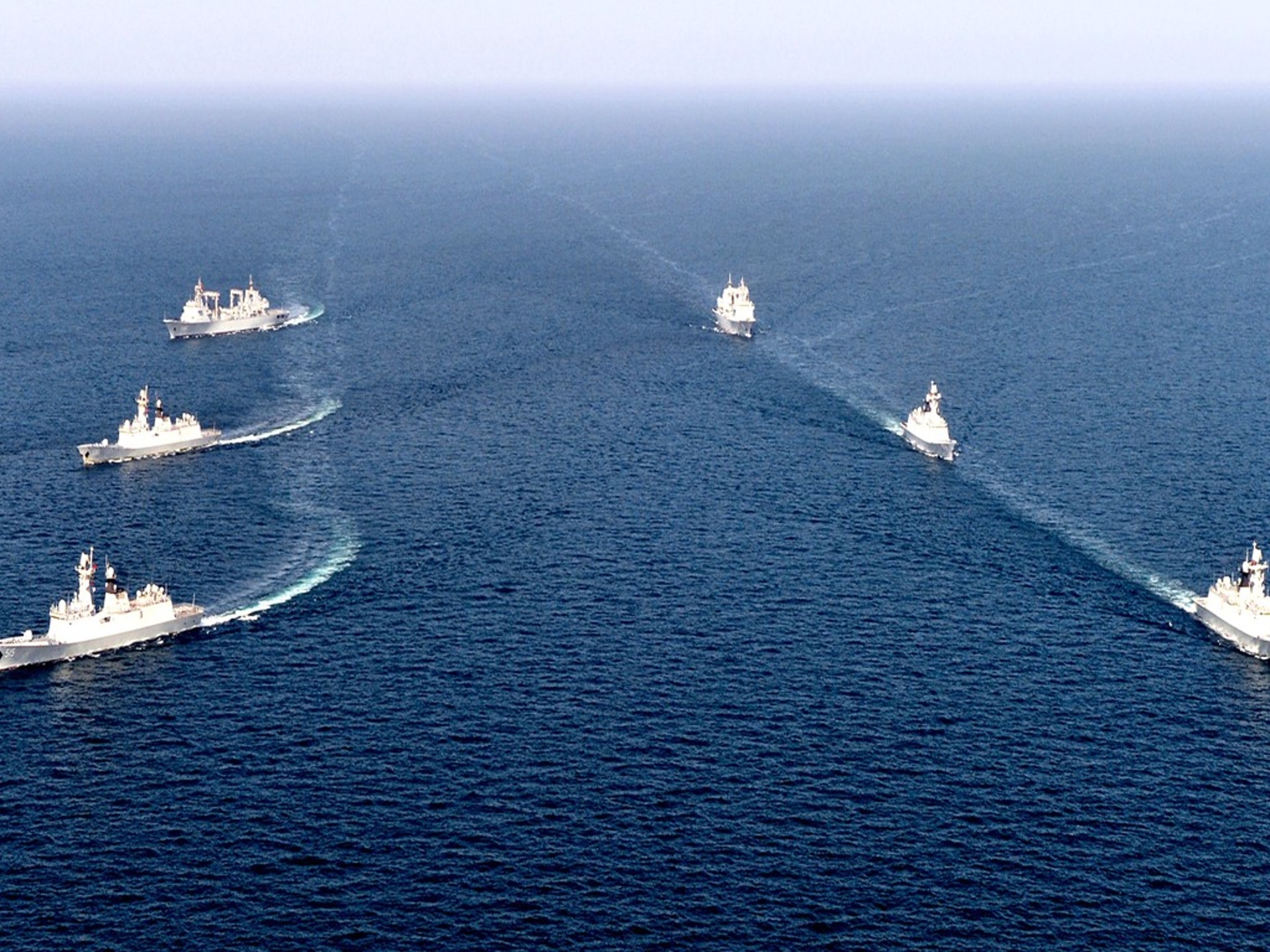 中国配合军演不为结盟 波斯湾背后的北京暗地考量