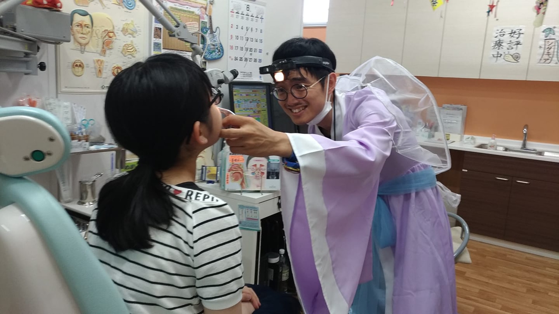 「百變醫生」乾智一:在七夕期間扮成「織女」(Facebook@サンキュー耳鼻科クリニック)