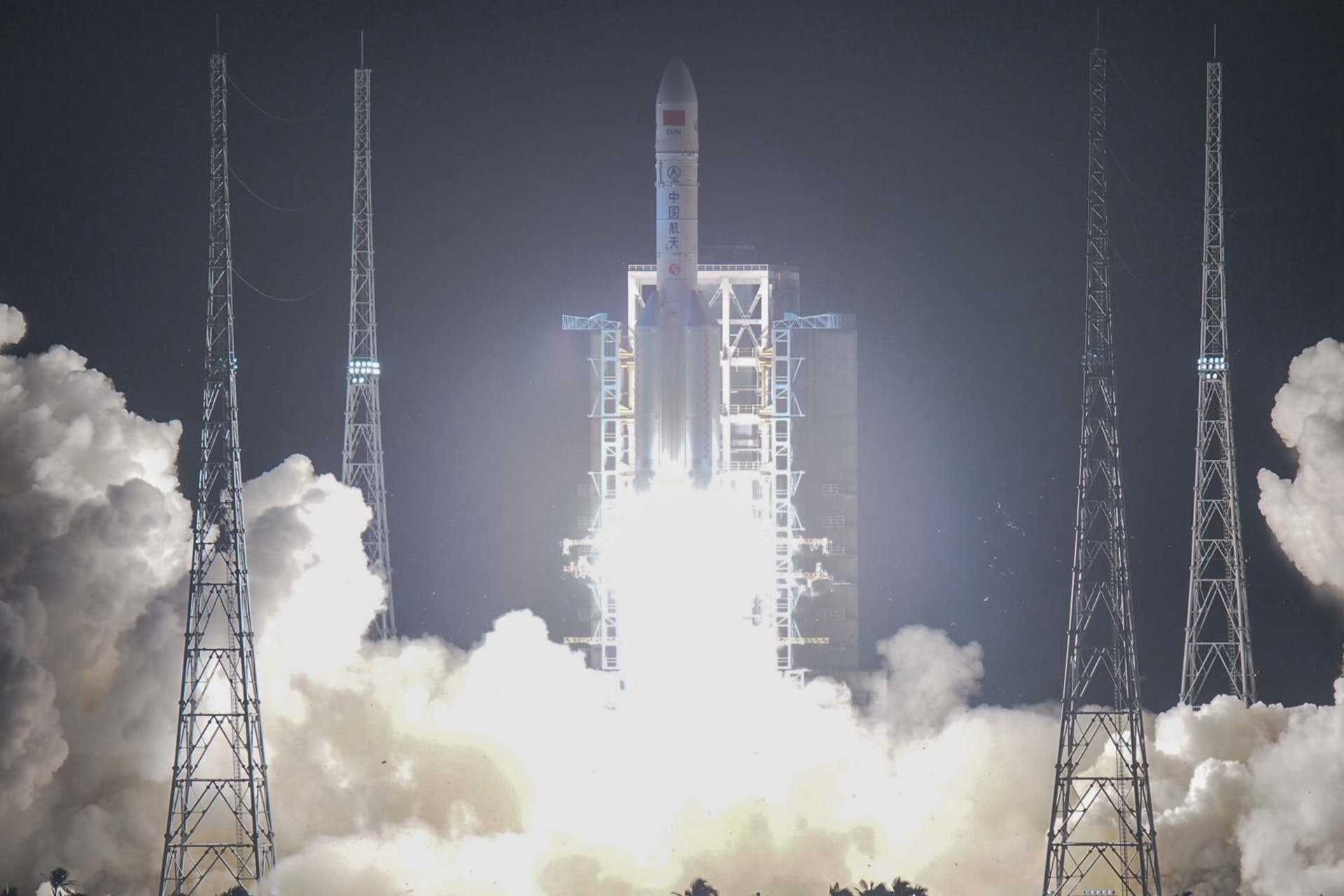 “长征五号”重型火箭第三次发射成功,将开启中国太空探索新纪元。(VCG) “长征五号”重型火箭第三次发射成功,将开启中国太空探索新纪元。(VCG)