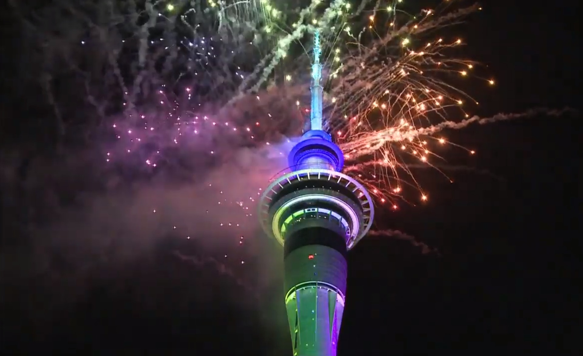 新西蘭的天空塔煙花騷(影片截圖) 新西蘭的天空塔煙花騷(影片截圖)