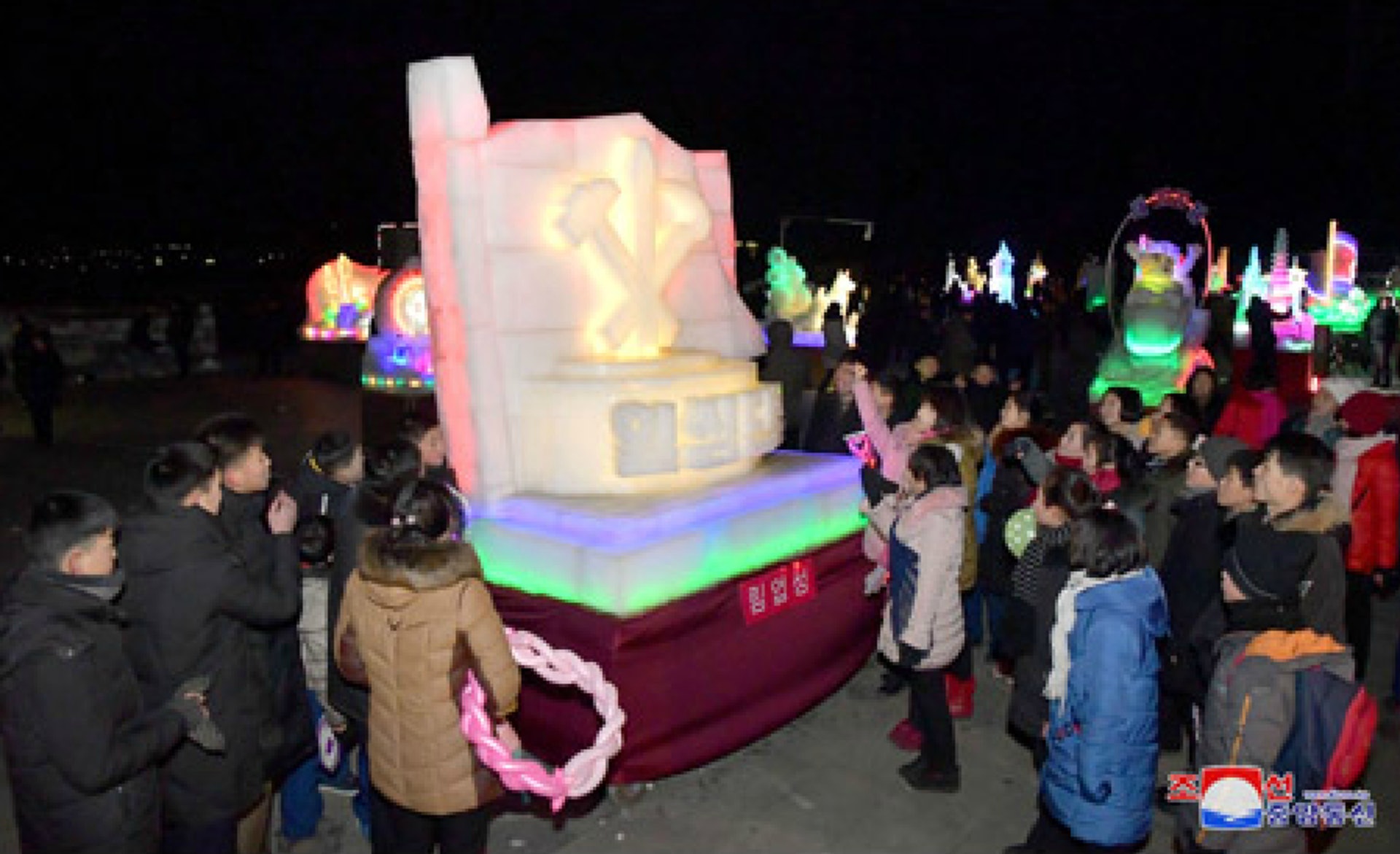 朝鮮跨年:平壤冰雕節在2019年12月31日登場(朝中社)