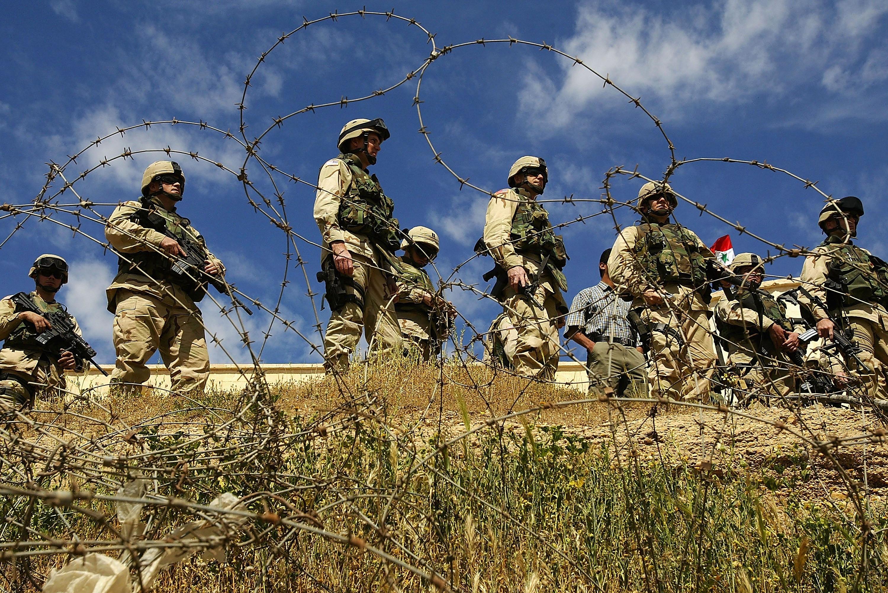 路透社消息：鉴于中东紧张局势加剧美国正从多个主要基地撤员