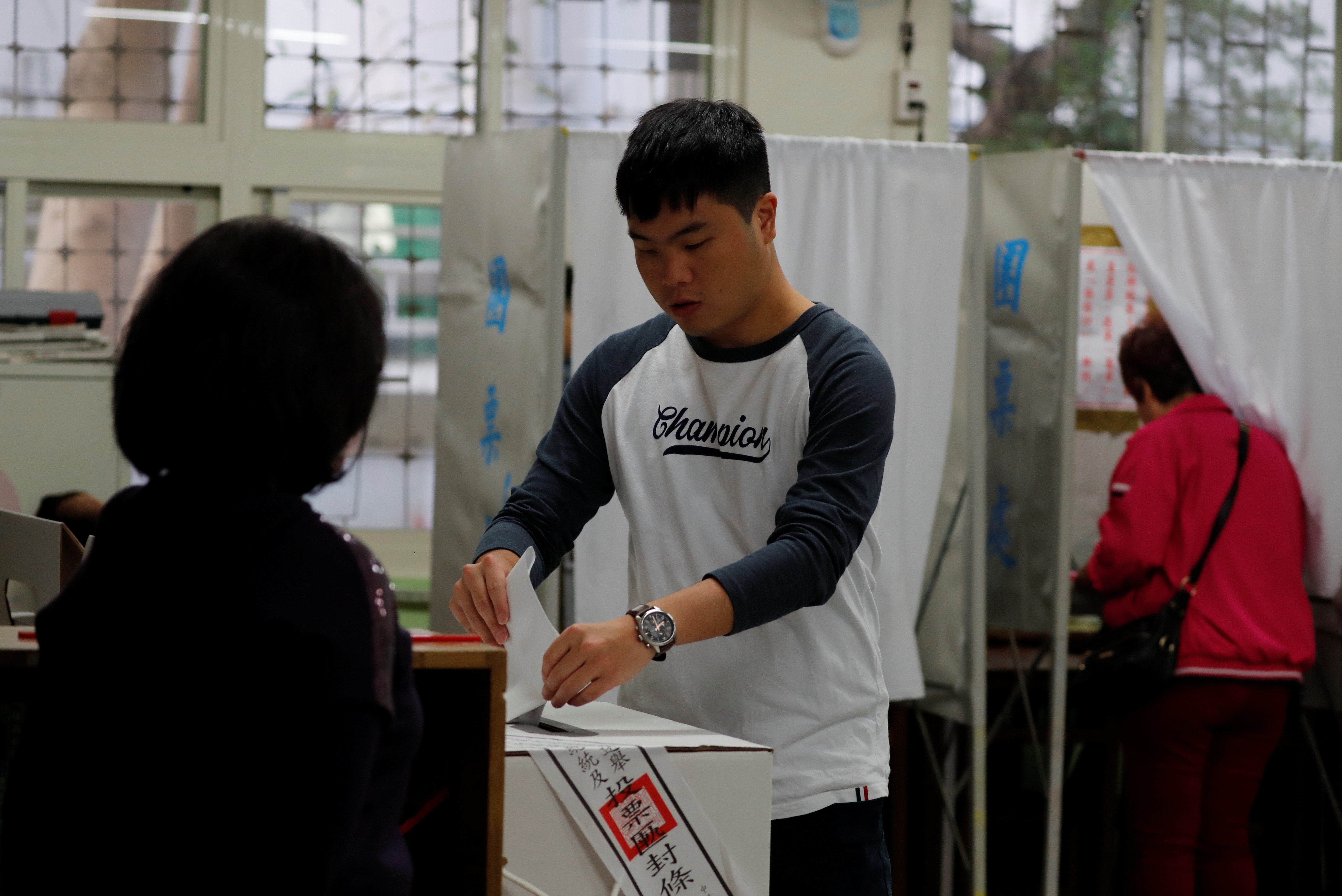 1æ11æ¥ï¼ä¸ä½é¸æ°å°å°åæç¥¨ç«æç¥¨ãï¼Reutersï¼