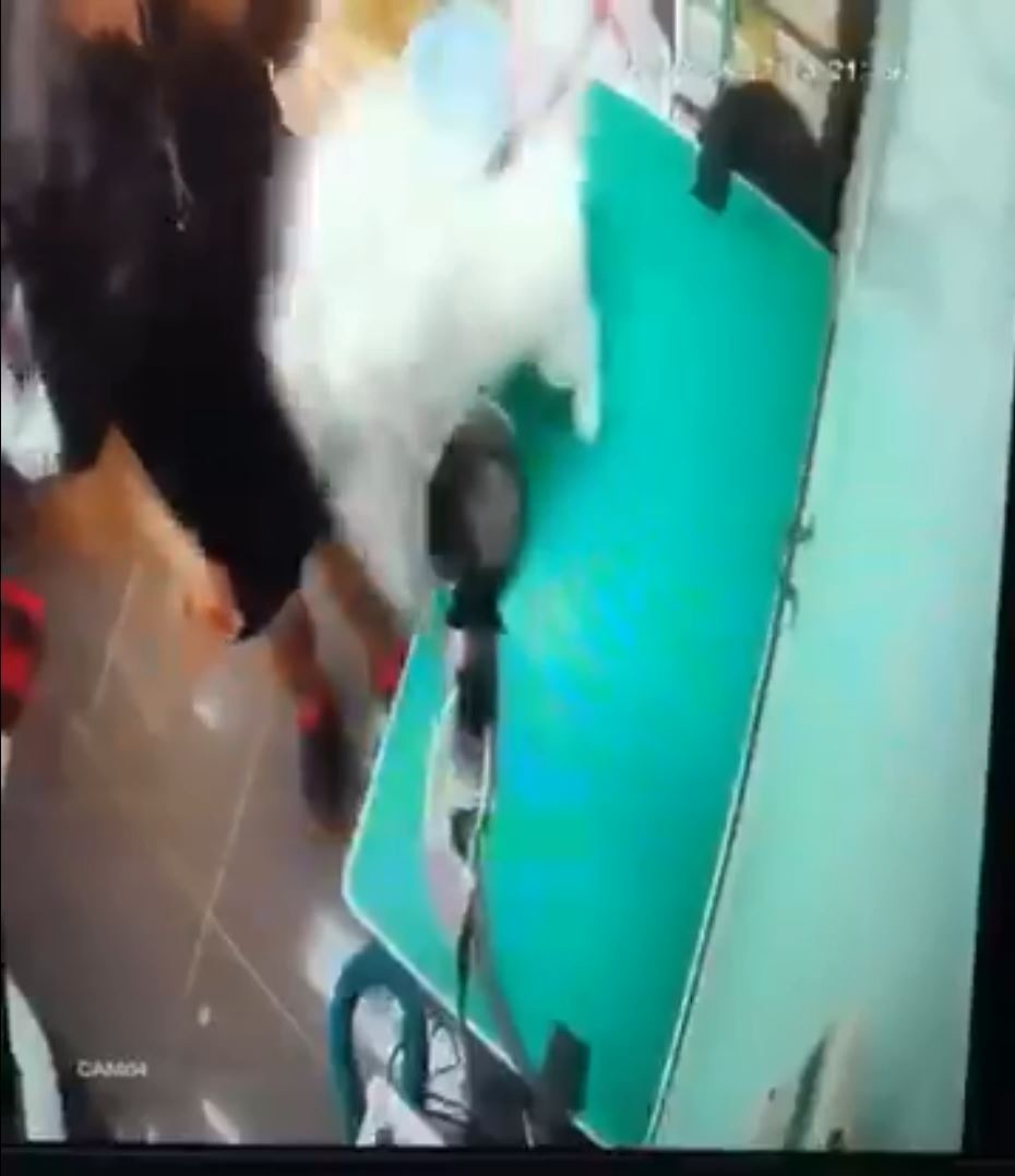 流出影片的美容院位於大埔區。(網上影片截圖) 流出影片的美容院位於大埔區。(網上影片截圖)