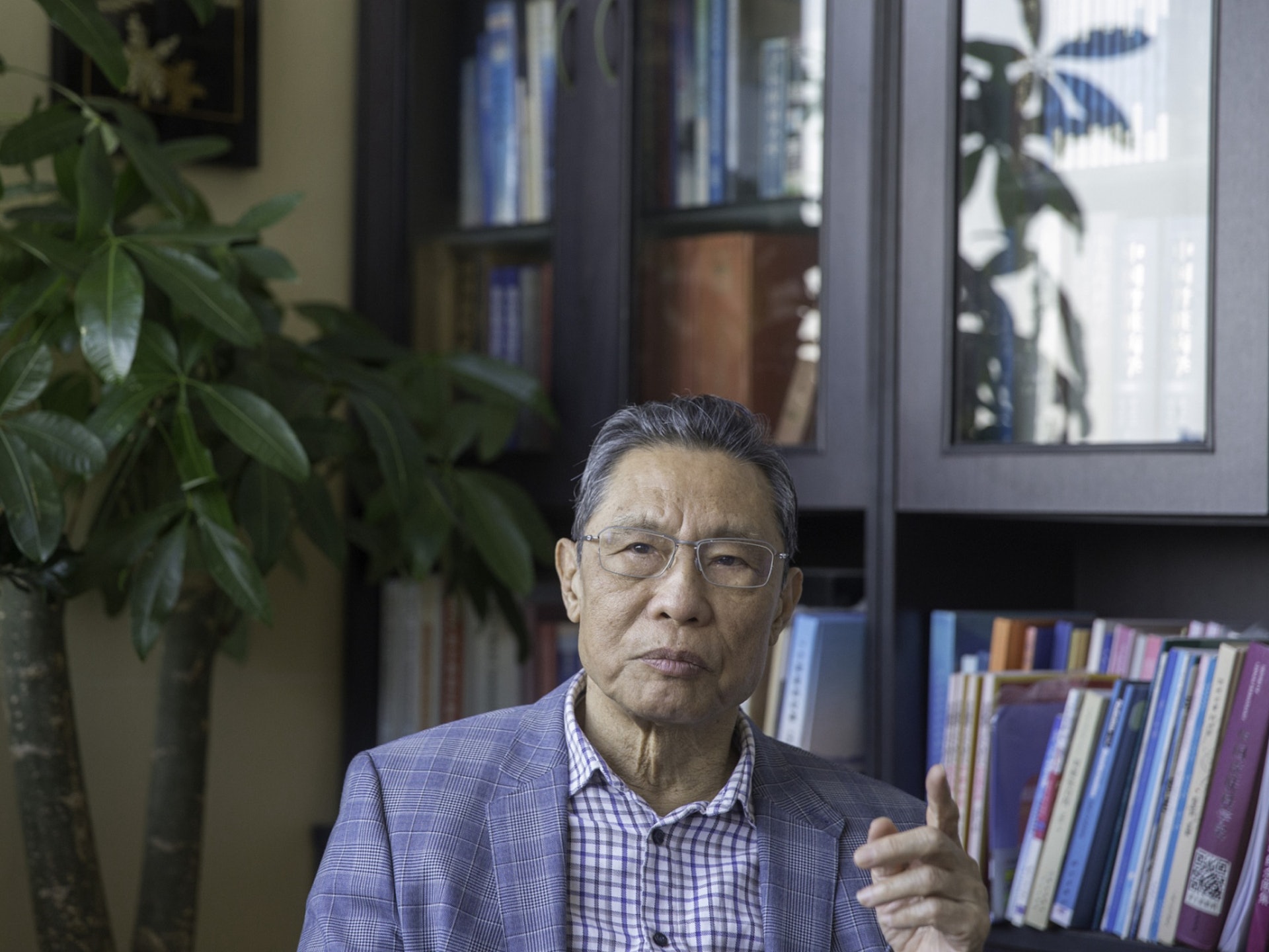 武汉新型冠状病毒的防治备受关注,钟南山再次临危受命,出任中国国家卫生健康委员会高级别专家组组长。(VCG) 武汉新型冠状病毒的防治备受关注,钟南山再次临危受命,出任中国国家卫生健康委员会高级别专家组组长。(VCG)