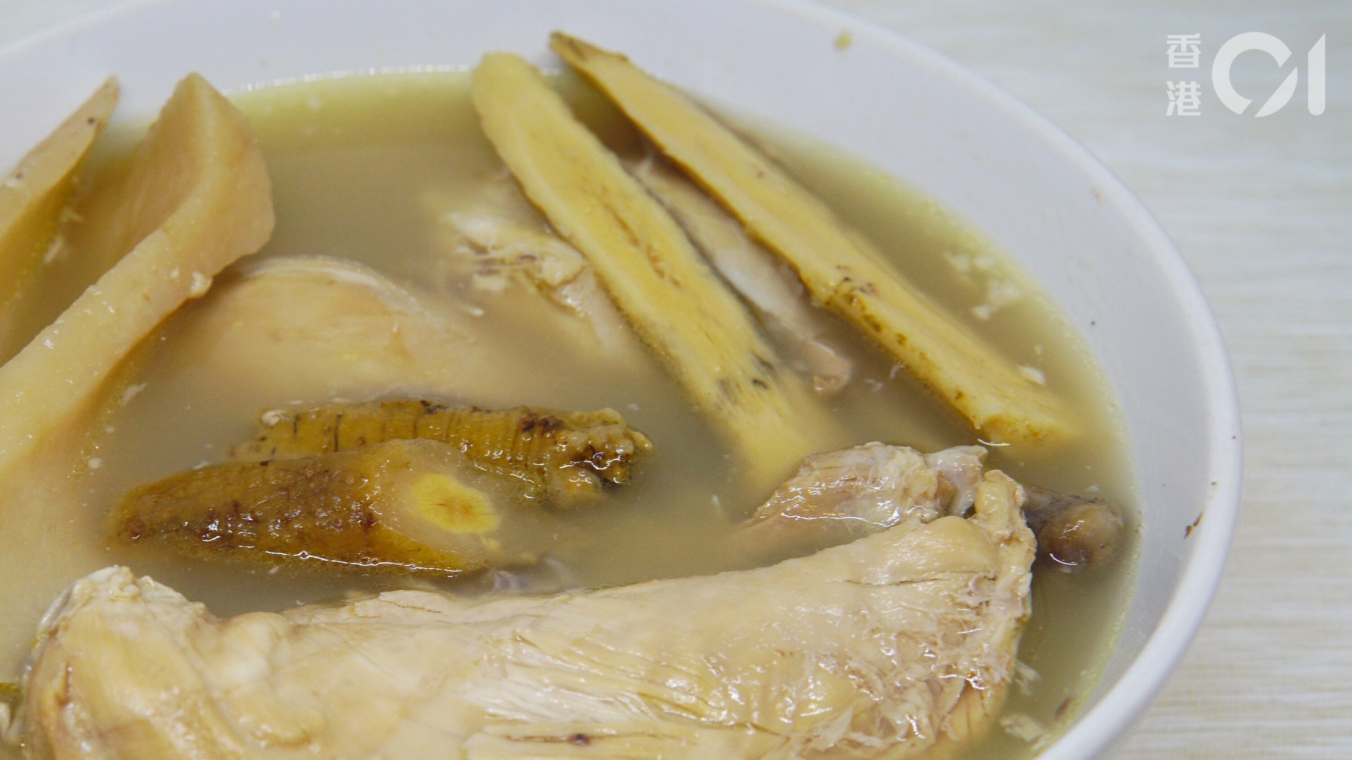 捱夜前吃什麼比較好?補充體力必備3種食物 喝雞湯助維持清醒 捱夜前吃什麼比較好?補充體力必備3種食物 喝雞湯助維持清醒