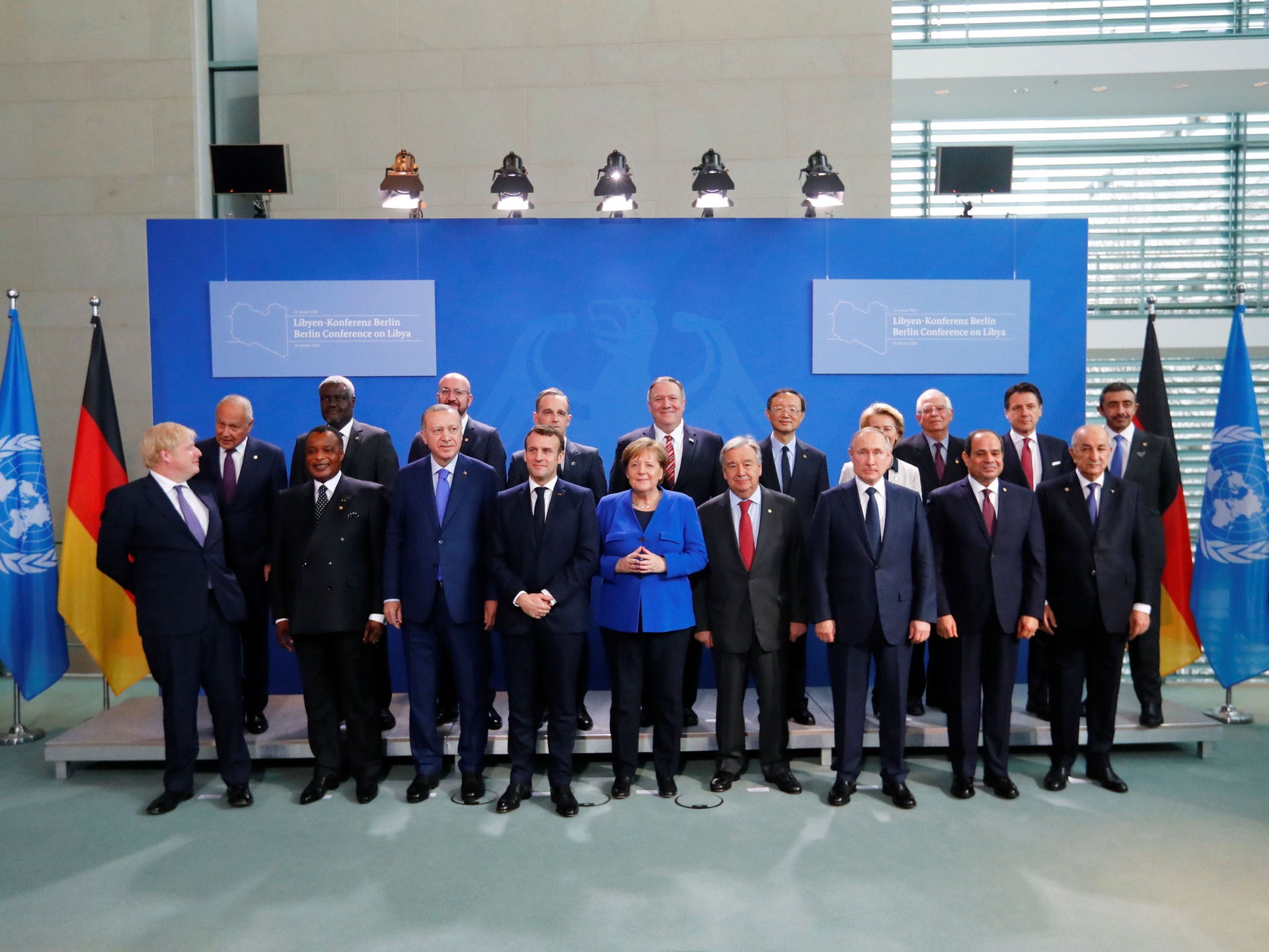 2020年3月歐盟峰會前,各國對華為能否參與5G建設問題逐漸鬆口,德國阻力強大。圖為2020年1月19日,柏林召開利比亞峰會,英法德土俄等多國元首出席,英國首相約翰遜(Boris Johnson)站在前排左一,默克爾前排居中,法國總統馬克龍(Emmanuel Macron)前排左四。(Reuters) 2020年3月歐盟峰會前,各國對華為能否參與5G建設問題逐漸鬆口,德國阻力強大。圖為2020年1月19日,柏林召開利比亞峰會,英法德土俄等多國元首出席,英國首相約翰遜(Boris Johnson)站在前排左一,默克爾前排居中,法國總統馬克龍(Emmanuel Macron)前排左四。(Reuters)