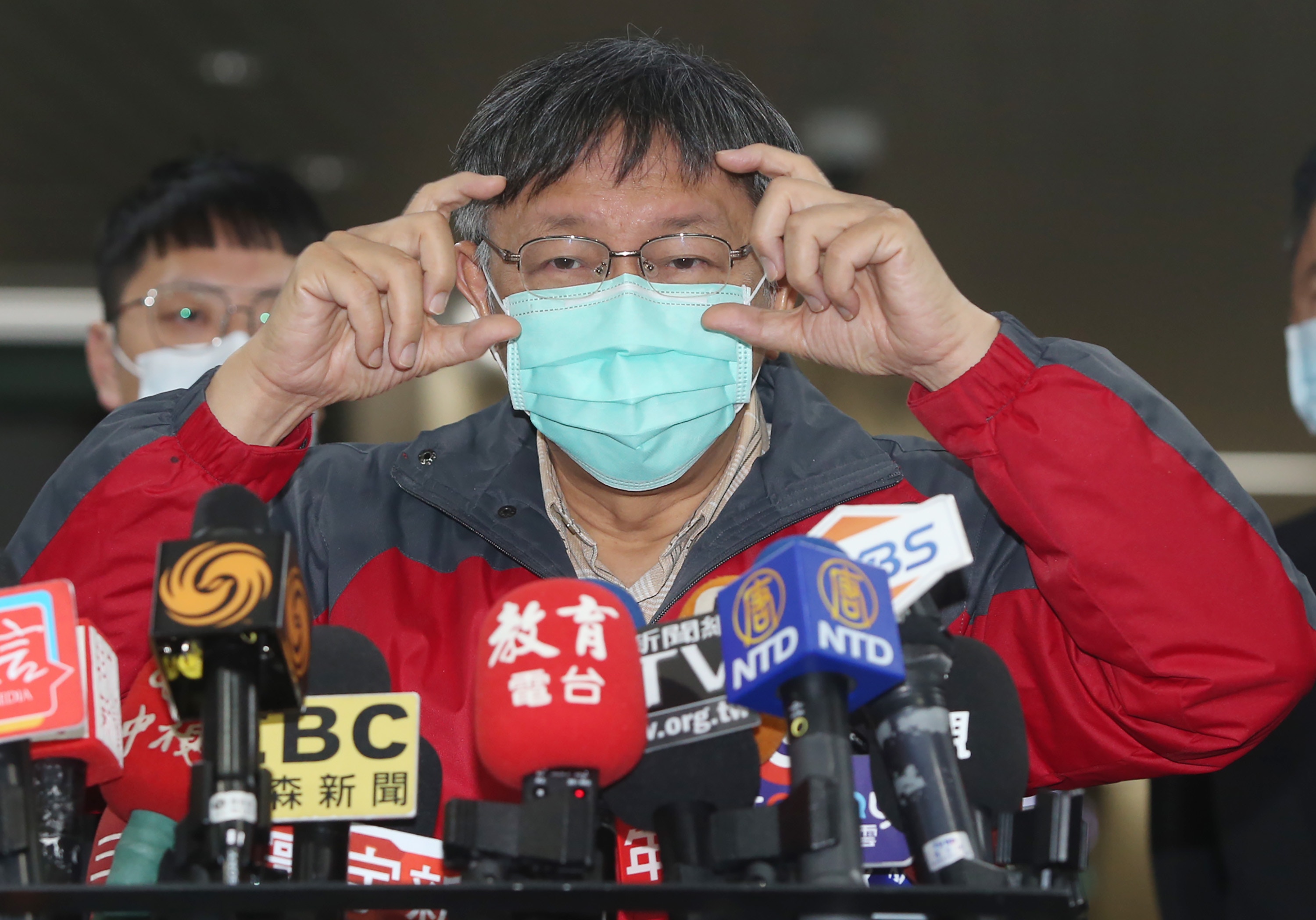 台北市長柯文哲日前因泄漏台北市的隔離武漢台商的安置地點而槓上台疫情指揮中心。（中央社）