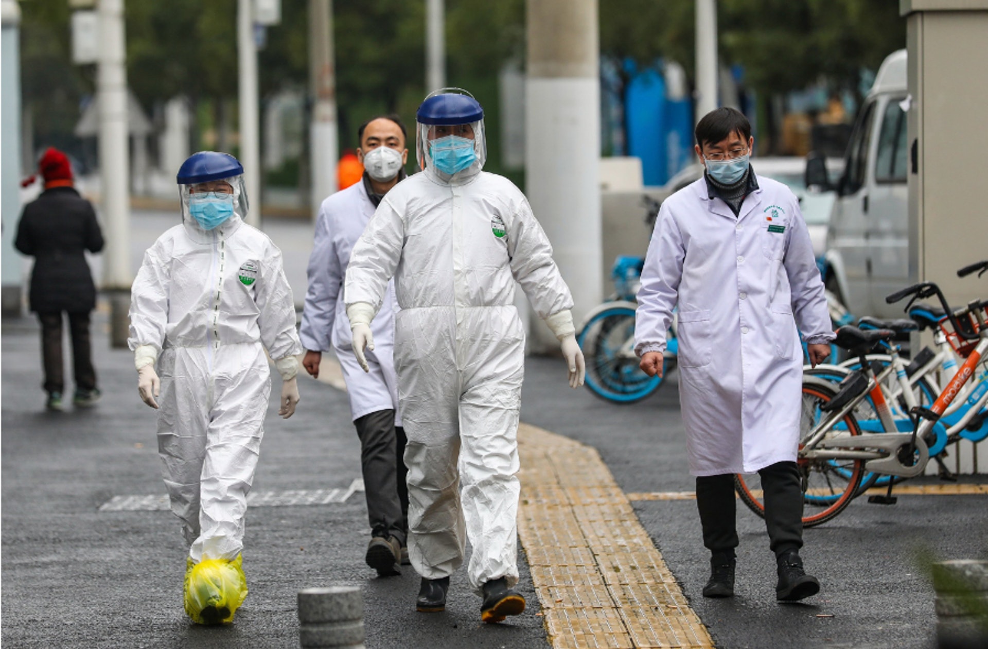 截至1月29日中國共有近6,000名醫務人員抵達湖北省開展救治工作。(AP) 截至1月29日中國共有近6,000名醫務人員抵達湖北省開展救治工作。(AP)