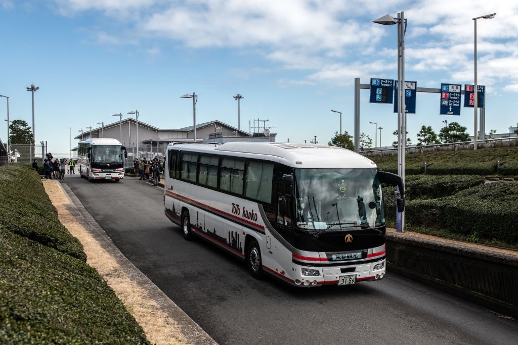 日本政府派專機安排在武漢的僑民返國，之後先把僑民送往安置所，以便隔離（Getty）