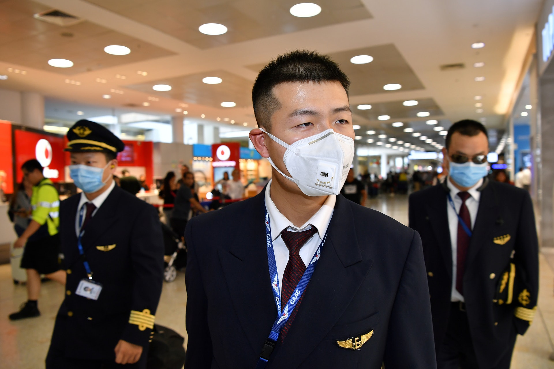 圖為中國東方航空機組人員1月23日抵達澳洲悉尼國際機場時的情形。(Reuters) 圖為中國東方航空機組人員1月23日抵達澳洲悉尼國際機場時的情形。(Reuters)