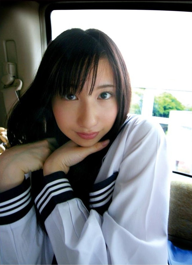 吉井ありさ（西川菜菜）的AV作品宣傳照。（amazon.co.jp）