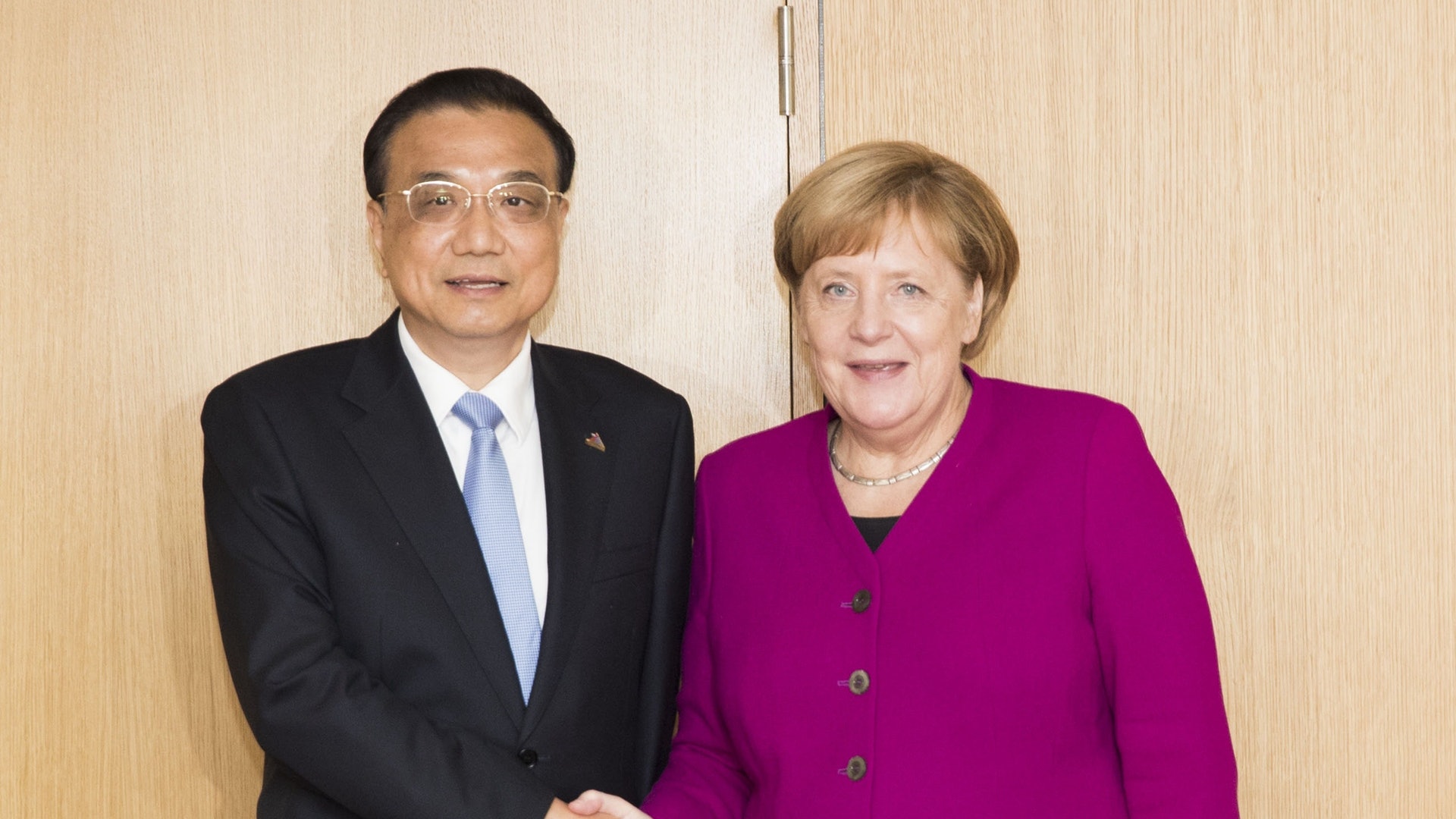 【武漢肺炎】李克強與默克爾通電話:希望國際理性支持中方抗疫 【武漢肺炎】李克強與默克爾通電話:希望國際理性支持中方抗疫