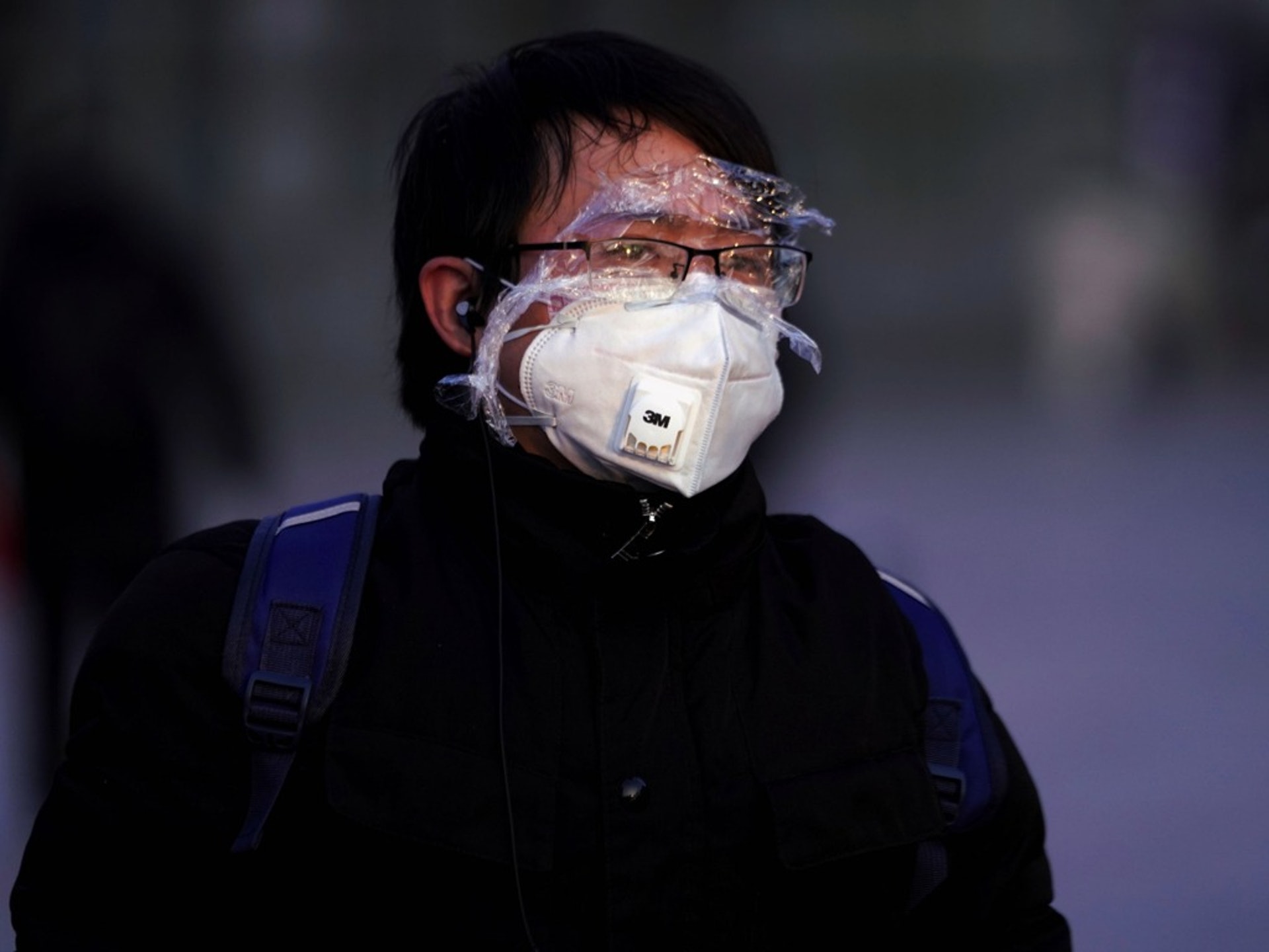 武汉肺炎疫情蔓延的情形下,世界各地民众都加强了自我防护。(Reuters)