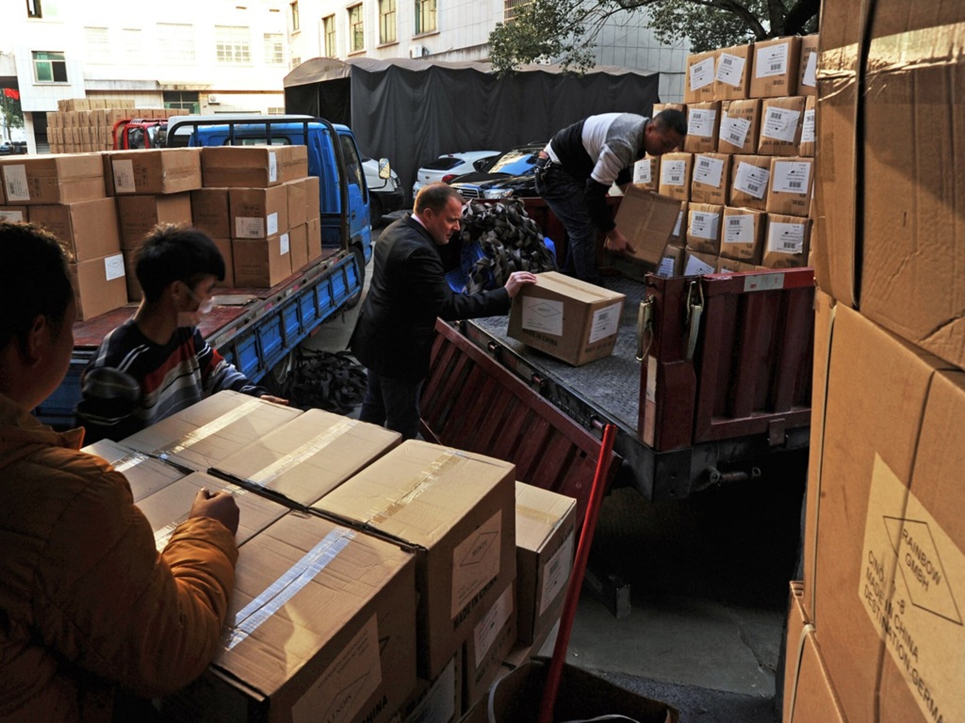 拘留提前複工企業負責人 中國發改委:此風不可長(圖) 1 武漢肺炎疫情蔓延對中國經濟造成了重大創傷。(新華社)