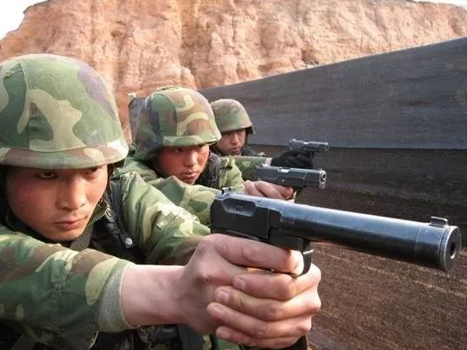 点击图片看原样大小图片
