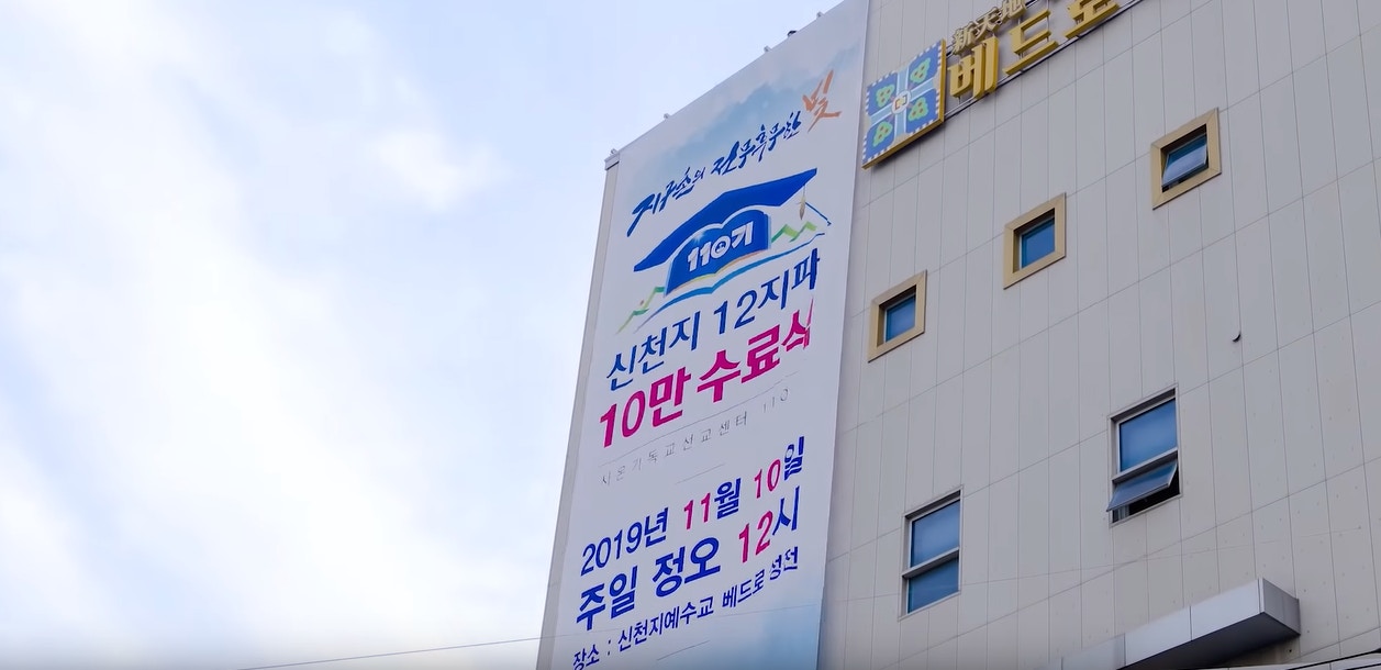 r-LRgcOgoZp_8-9fh0zzkMXctYR4_Gm_g4wXjIOMF4w