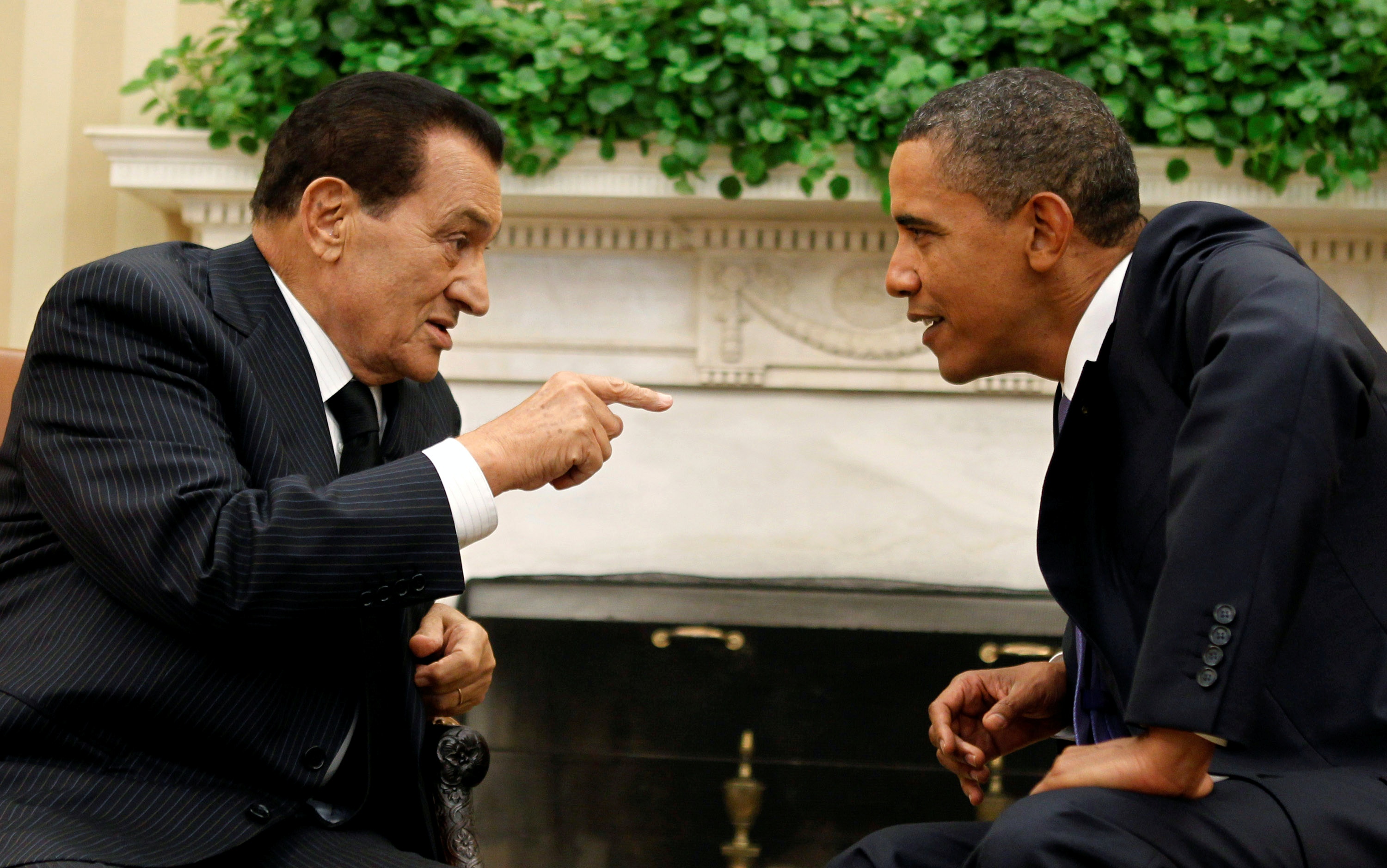 2010年，穆巴拉克到访白宫，与时任美国总统奥巴马会面。（路透社）