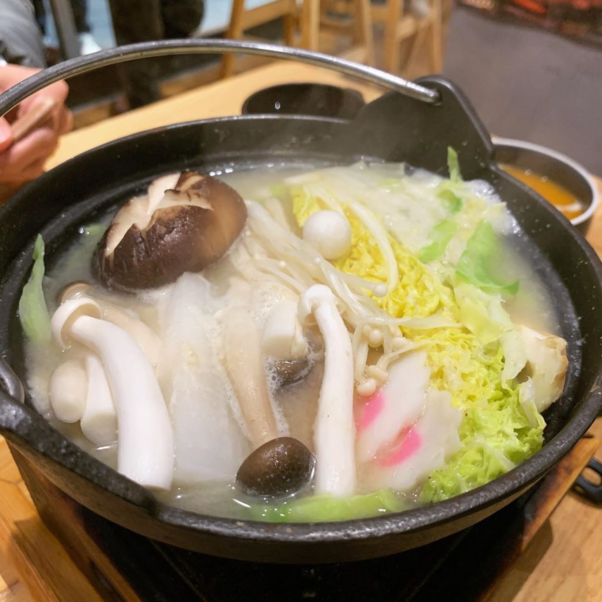 【2.4】最抵食午餐有$55豆腐素菜+味增湯拉麵和$58野菜豆腐鍋 味增湯配白飯。(Instagram @fat_a_foodie) 【2.4】最抵食午餐有$55豆腐素菜+味增湯拉麵和$58野菜豆腐鍋 味增湯配白飯。(Instagram @fat_a_foodie)