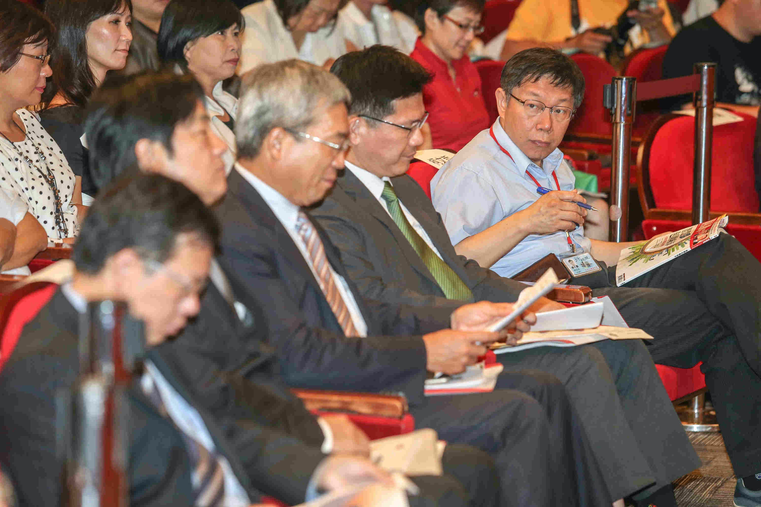 台鐵出軌事件觸發民進黨派系暗湧　柯文哲有望見縫插針？