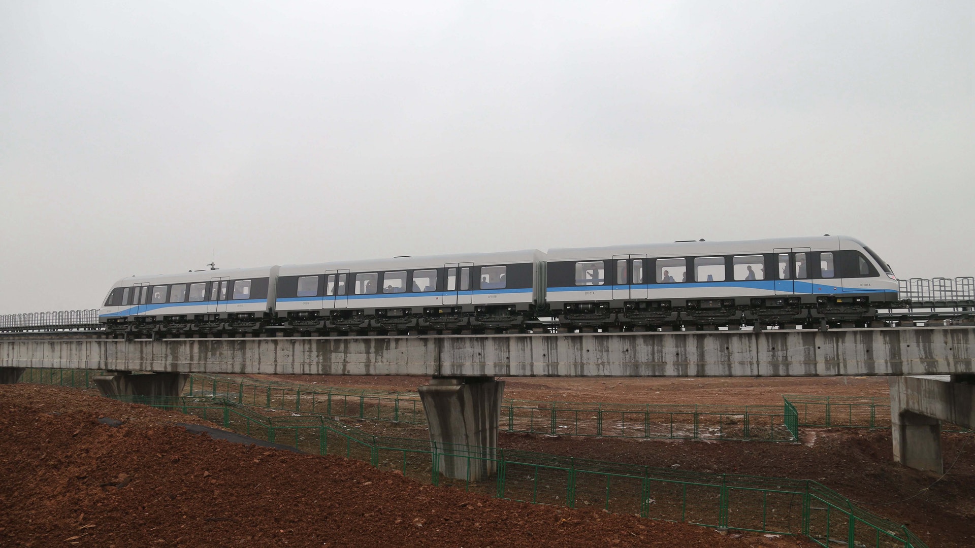 中國首列商用磁浮列車時速160.7公里 刷新中低速列車世界紀錄 中國首列商用磁浮列車時速160.7公里 刷新中低速列車世界紀錄