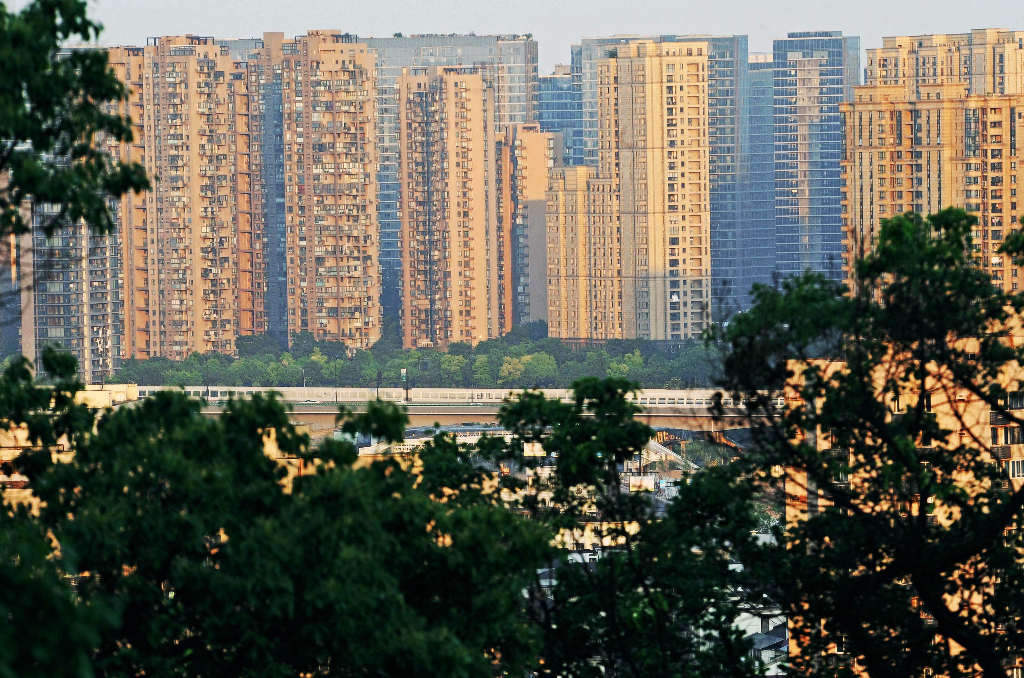 中國仍堅持「房住不炒」的房地產長效機制政策。（新華社）