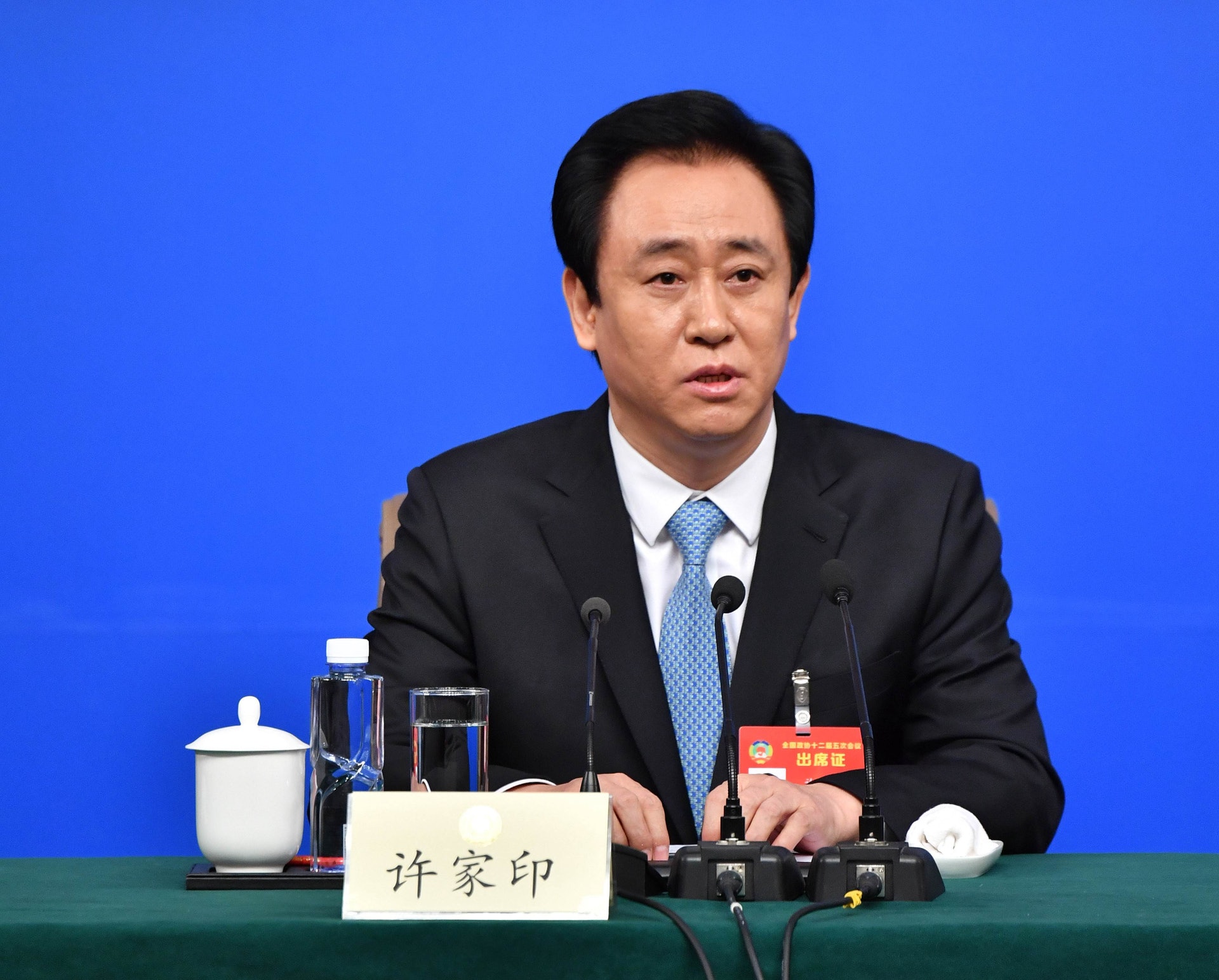 既是知名企業家,又是政協委員的許家印,在中國是個頗具爭議的人物。(新華社) 既是知名企業家,又是政協委員的許家印,在中國是個頗具爭議的人物。(新華社)