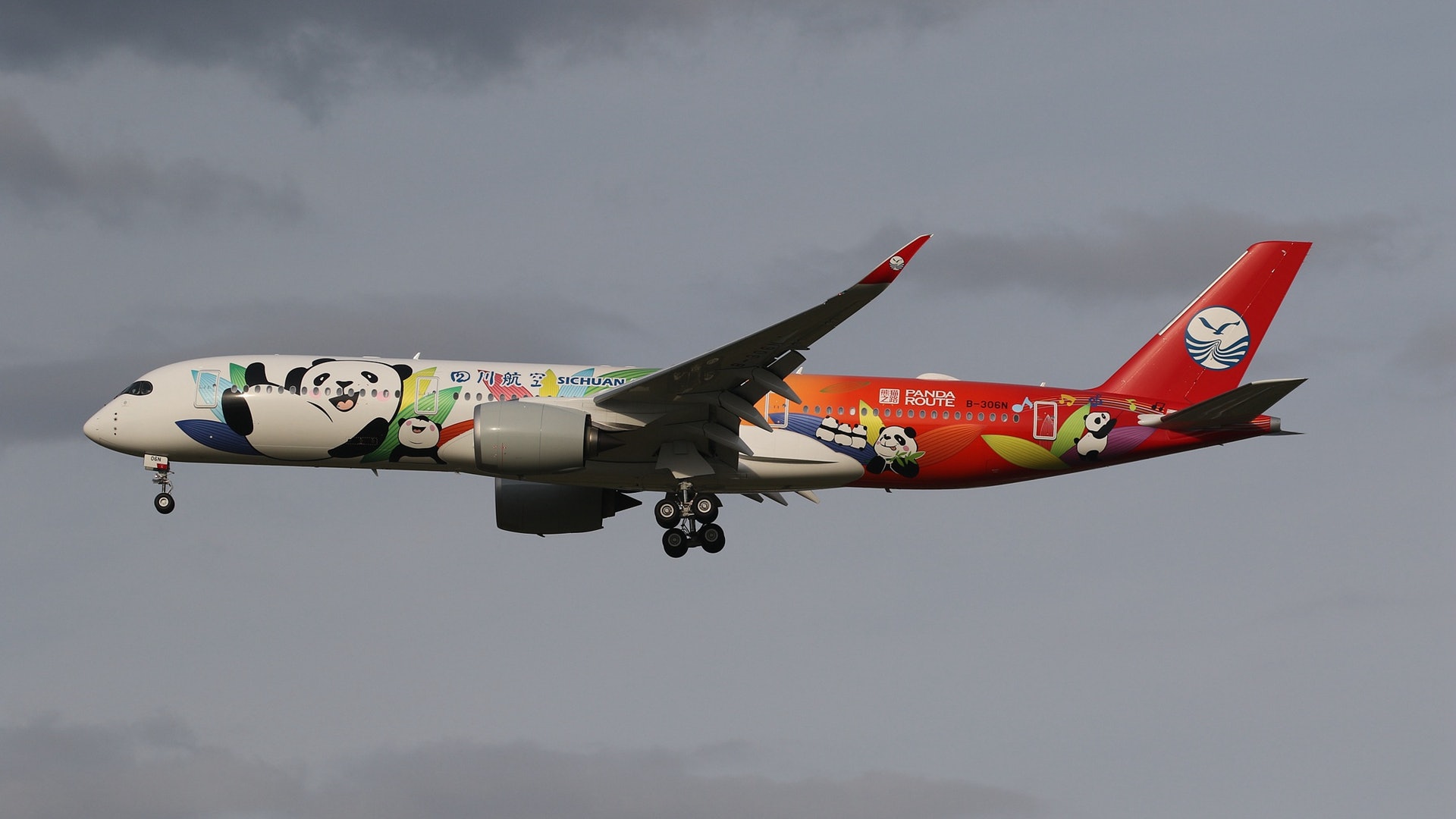 川航3U3839故障後盤旋8小時返航重慶 專家指安全情況可控 川航3U3839故障後盤旋8小時返航重慶 專家指安全情況可控