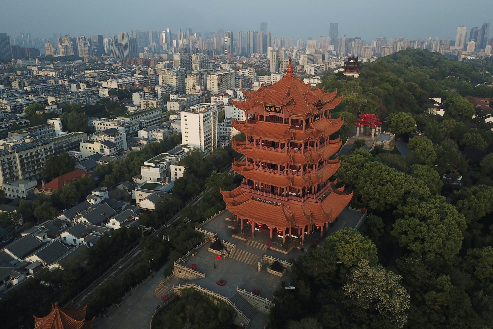 中國武漢是最早發現新冠病毒並觸發廣泛疫情的重災區，在經過一系列艱苦的抗疫鬥爭後，2020年6月3日，該市在院確診患者實現二次清零。（Reuters）