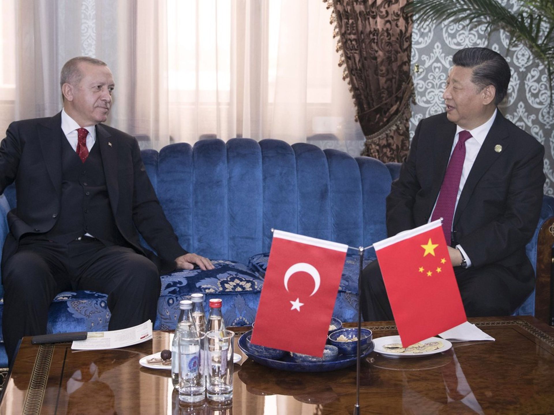 中国国家主席习近平于4月8日同土耳其总统埃尔多安(Recep Erdogan)通话时强调,病毒无国界、不分种族,中土双方要密切合作,加强协调。(新华社) 中国国家主席习近平于4月8日同土耳其总统埃尔多安(Recep Erdogan)通话时强调,病毒无国界、不分种族,中土双方要密切合作,加强协调。(新华社)