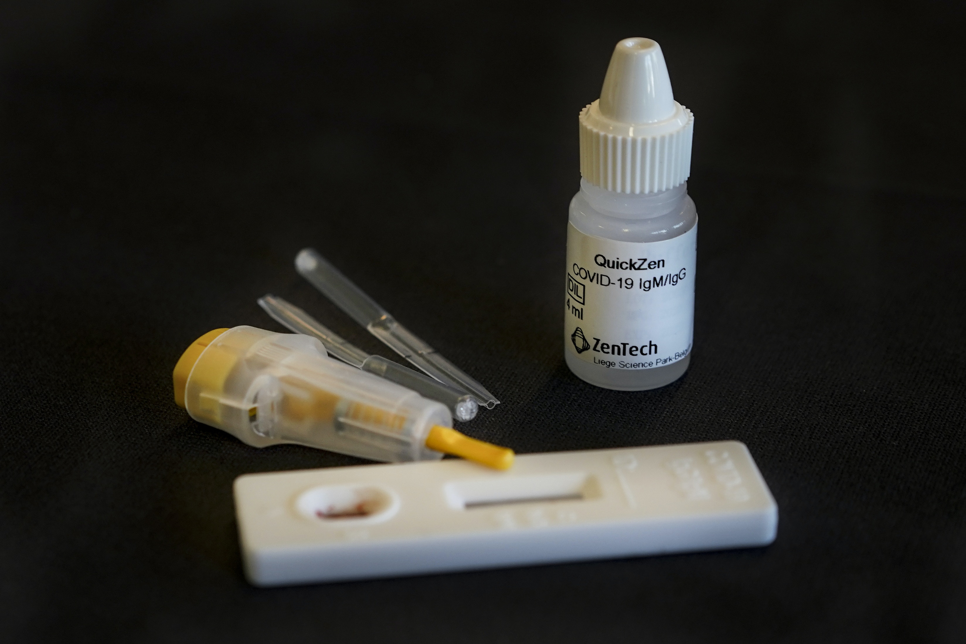 新型冠狀病毒肺炎：攝於4月20日，比利時ZenTech生產的新冠肺炎測試盒。（Getty）