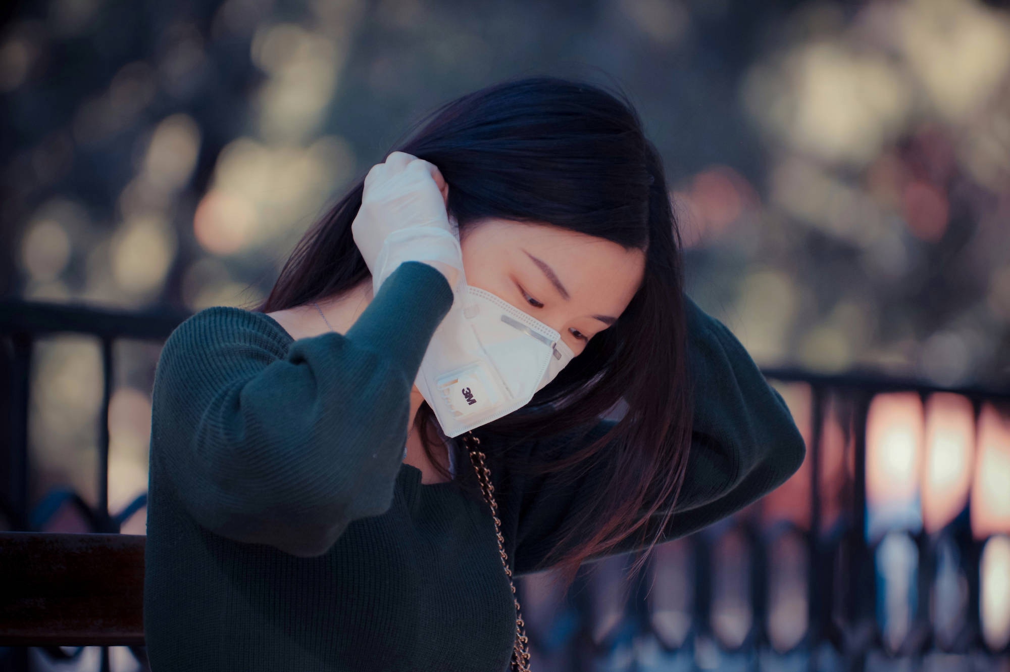 iOS 13.5 Beta 3 更改 Face ID 辨認程序，若果發現用戶正在配戴口罩，會暫停嘗試 Face ID 解鎖，直接要求用戶使用密碼。（amikacin @unsplash）