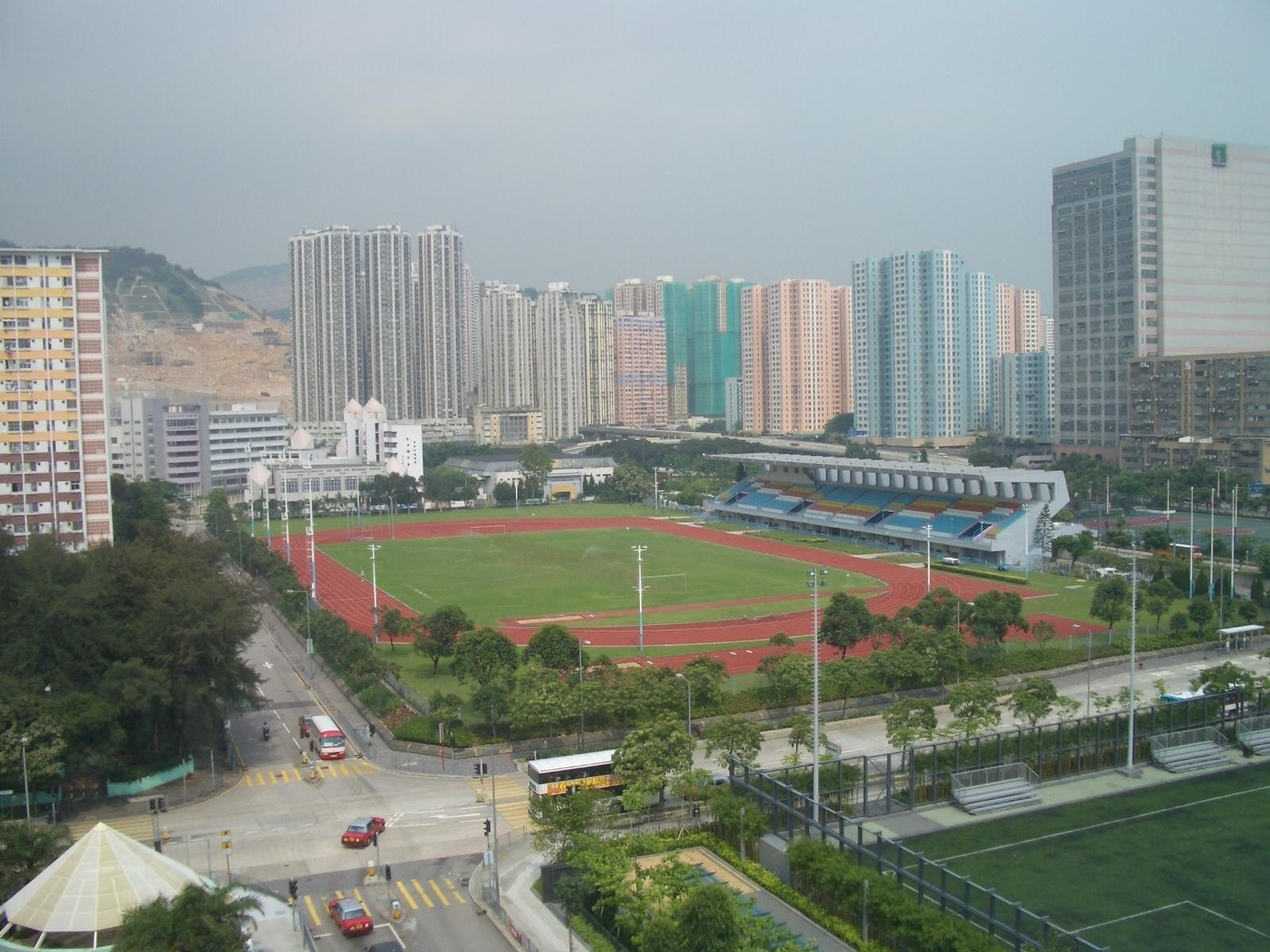 現場為九龍灣運動場跑步徑。（康文署圖片）