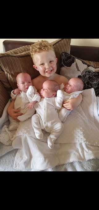 英國媽媽誕下極罕有同卵三胞胎機率僅兩億分一分不出要貼標籤