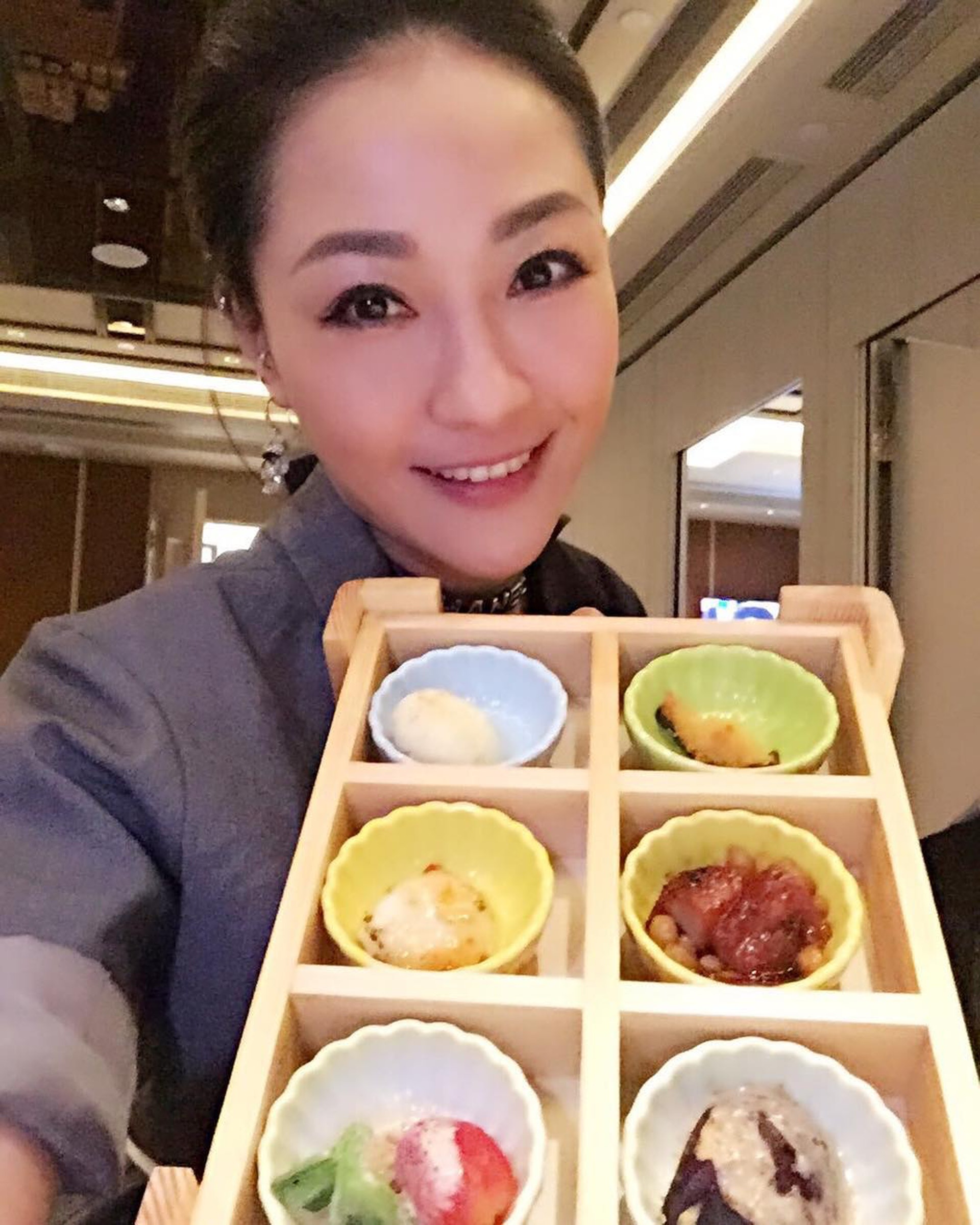 楊玉梅年過六旬,但仍很有活力。
