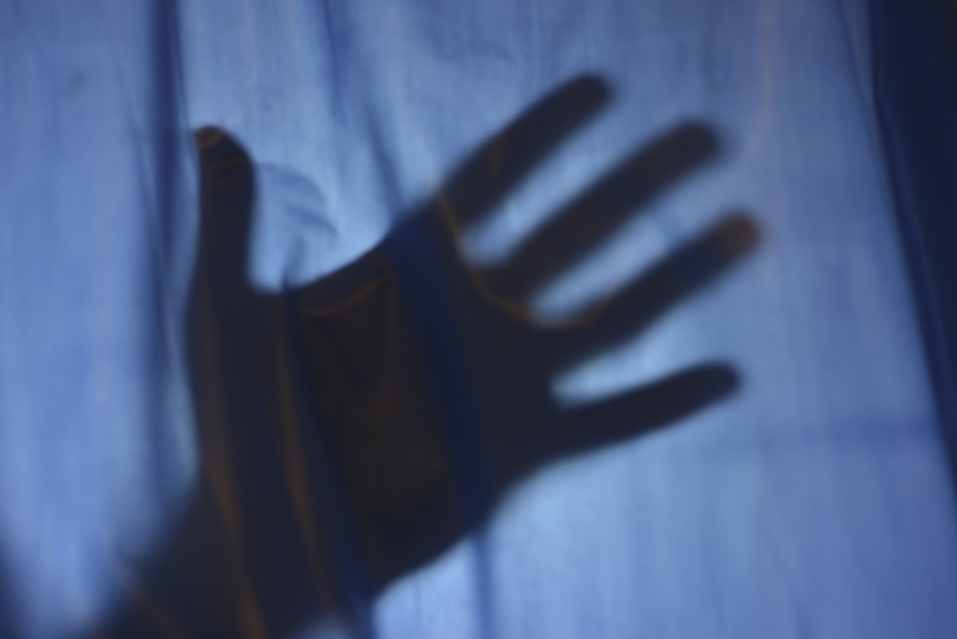泰國5名公立學校老師涉共同性侵一名14歲女生,更拍下短片威脅受害人不能公開事件。(資料圖片) 泰國5名公立學校老師涉共同性侵一名14歲女生,更拍下短片威脅受害人不能公開事件。(資料圖片)
