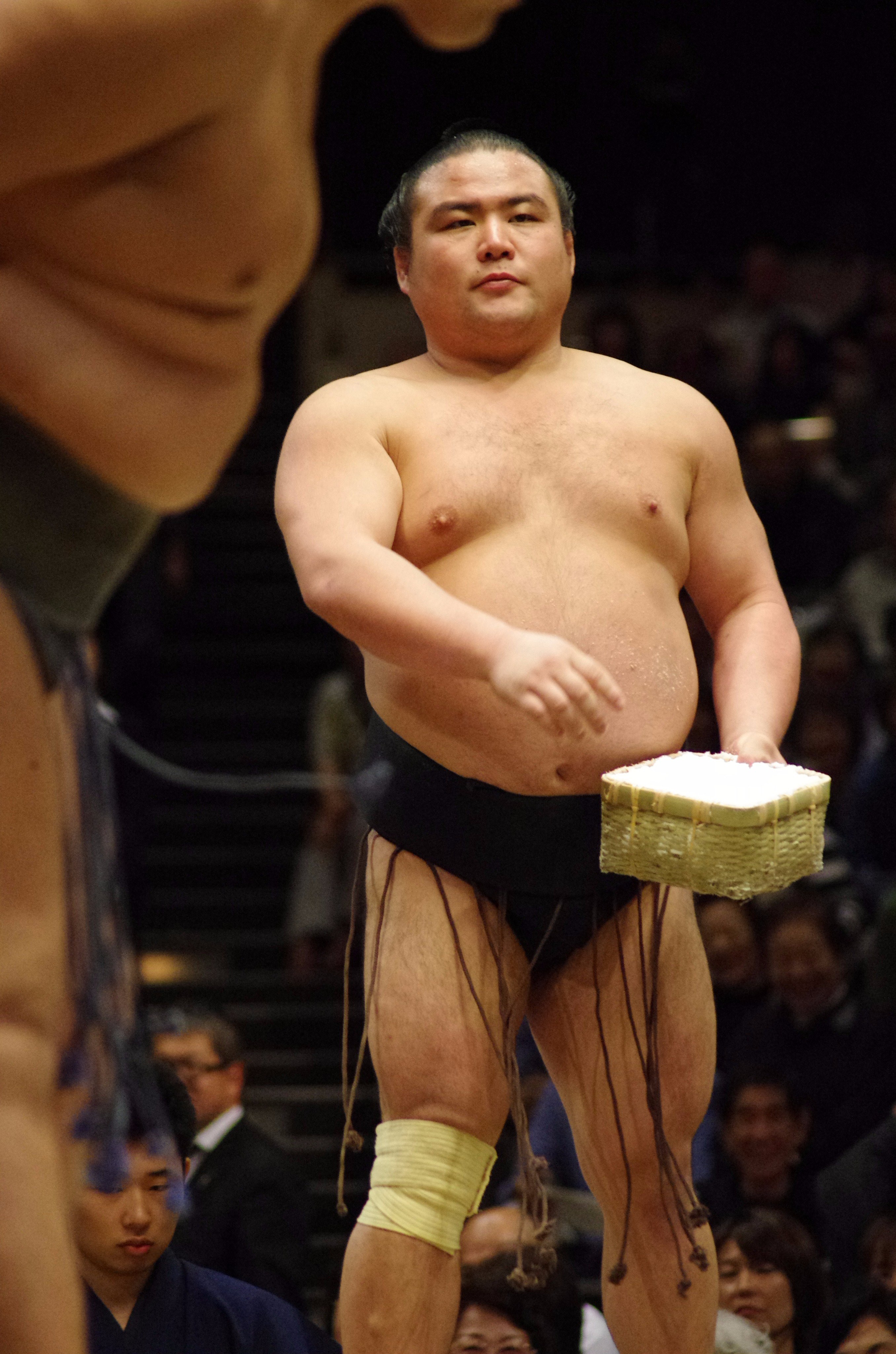 新冠肺炎 28歲相撲手勝武士去世成日本首例體壇重開遙遙無期