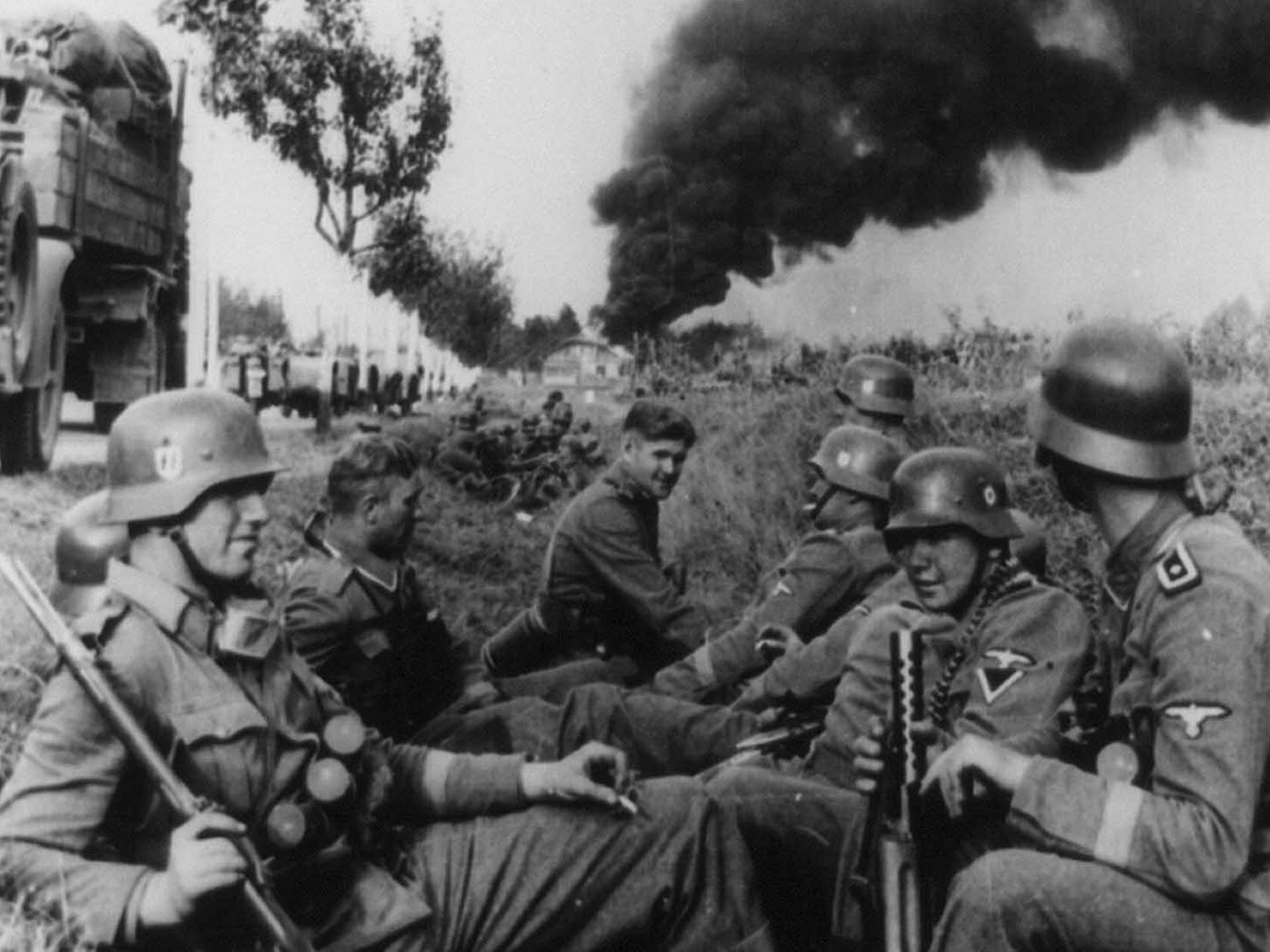 歐美國家大抵認為德國與蘇聯入侵波蘭是第二次世界大戰的開端。圖為1939年侵襲波蘭的德軍。（LOC）