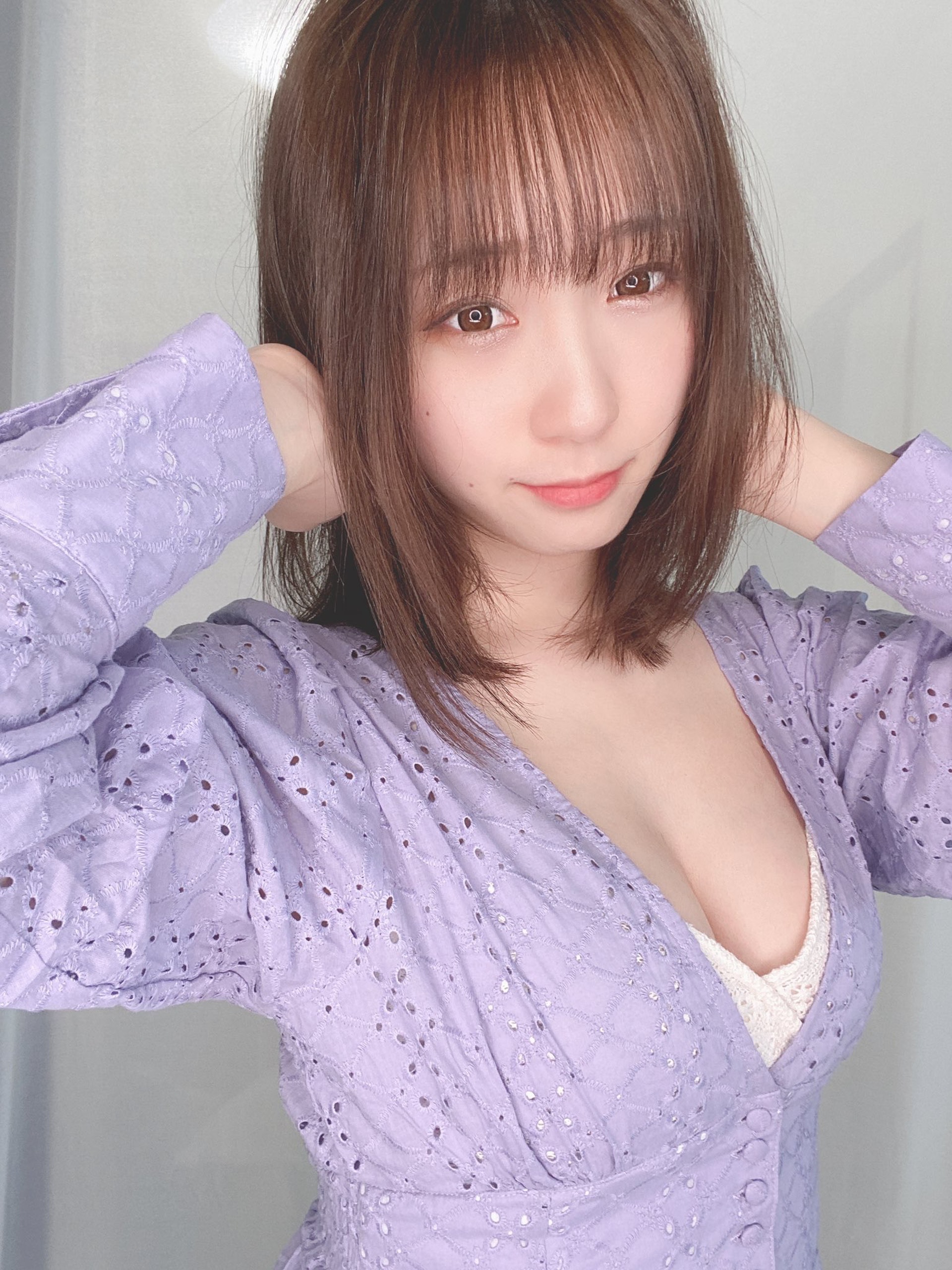 伊織萌 日本人氣coser示範胸部 自己動 網民大讚胸肌超有用 伊織萌 日本人氣coser示範胸部 自己動 網民大讚胸肌超有用