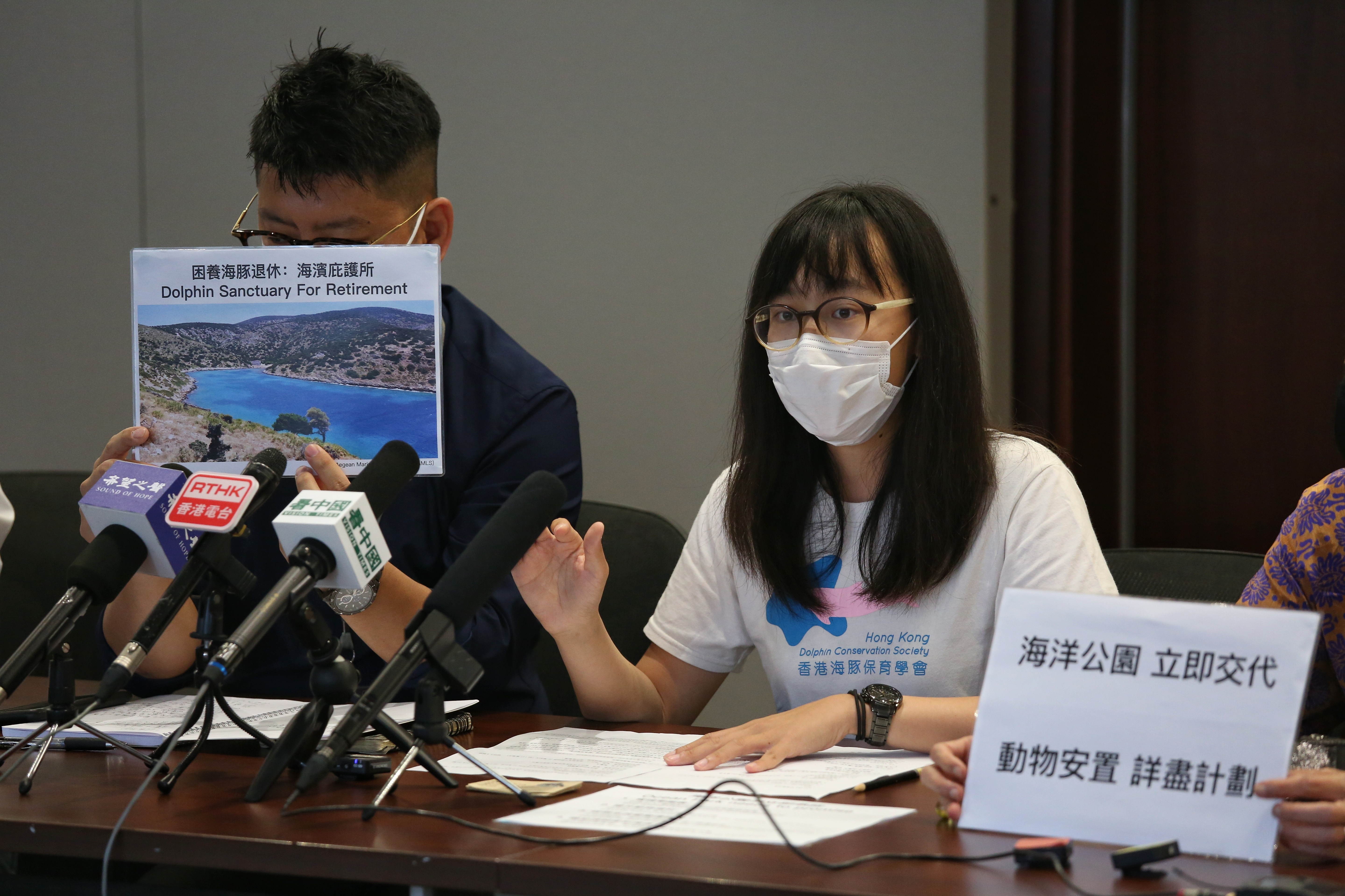 麥希汶指,全球20多國早已立法禁止圈養動物,認為港府應從立法層面禁止再把動物用作娛樂用途。(張浩維攝) 麥希汶指,全球20多國早已立法禁止圈養動物,認為港府應從立法層面禁止再把動物用作娛樂用途。(張浩維攝)