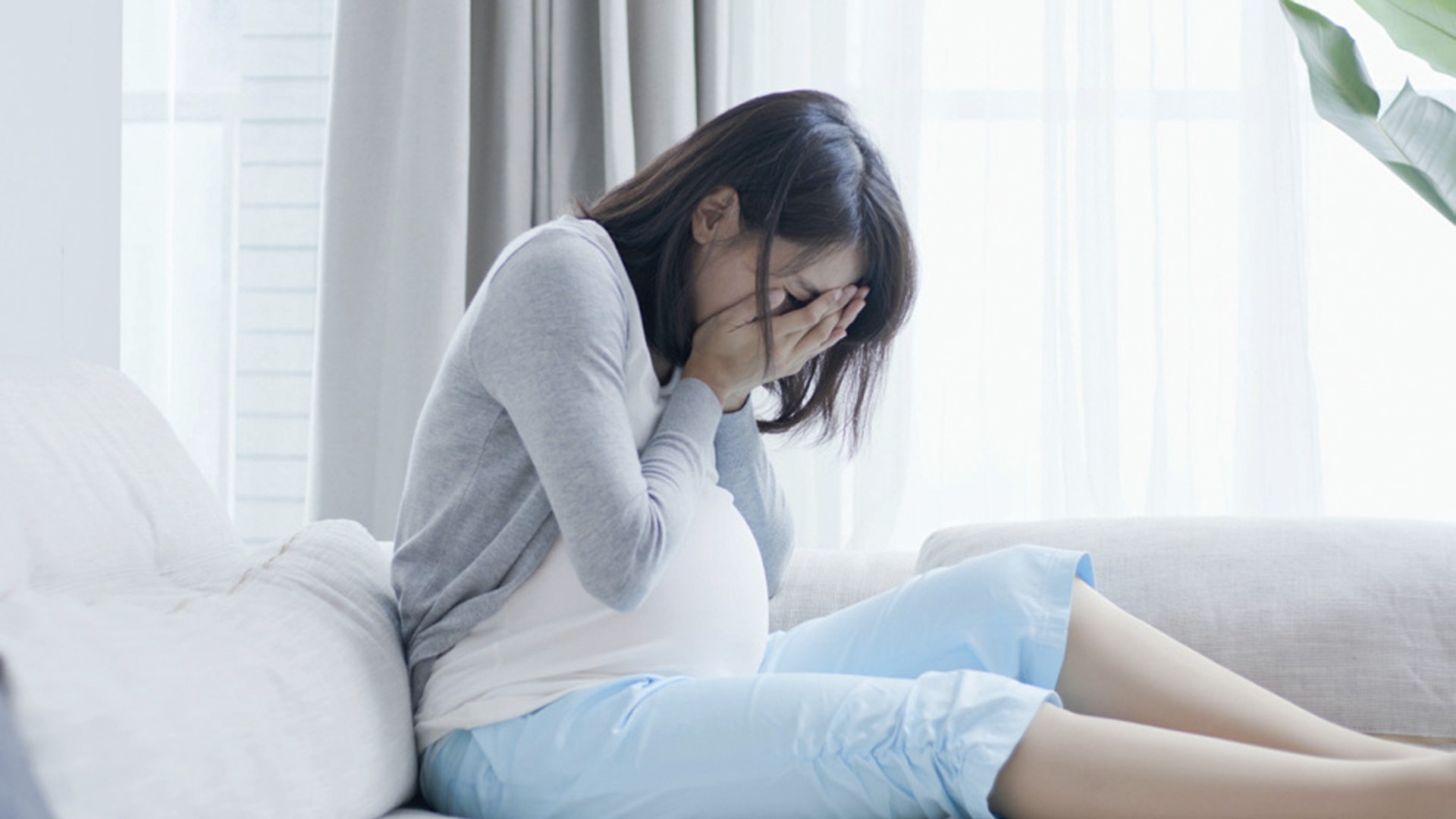 女網民發文指,自己懷孕3個月,內分泌紊亂令身體不適,漂亮身材亦犧牲了,但男友卻愈來愈冷淡。(示意圖,資料圖片) 女網民發文指,自己懷孕3個月,內分泌紊亂令身體不適,漂亮身材亦犧牲了,但男友卻愈來愈冷淡。(示意圖,資料圖片)
