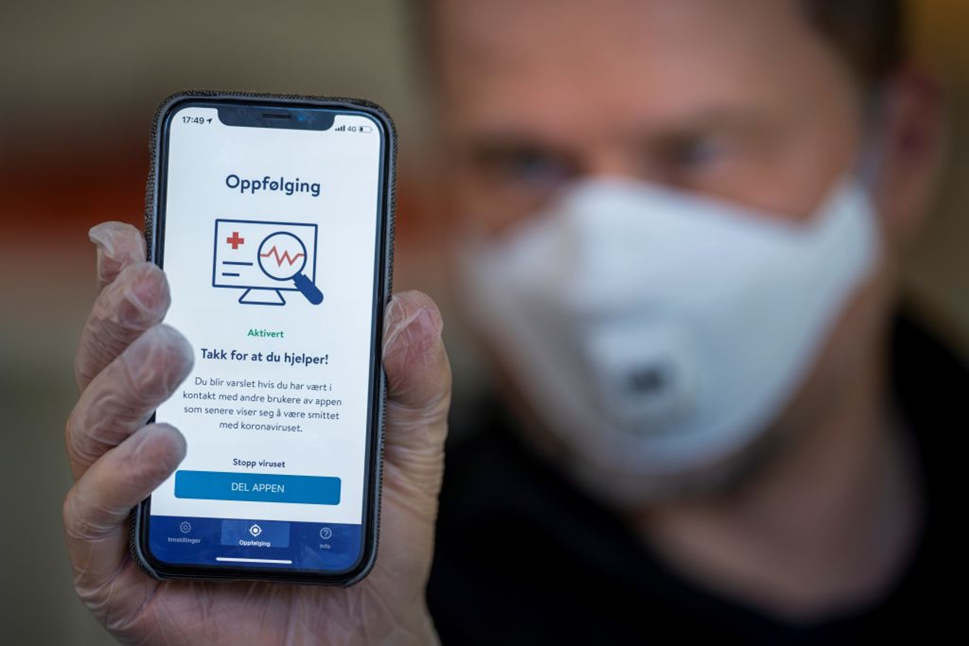 少數國家如英國、法國、挪威等,認為政府使用集中式追蹤App較能掌握疫情。圖為挪威衞生部門推出的追蹤App。(Getty Images) 少數國家如英國、法國、挪威等,認為政府使用集中式追蹤App較能掌握疫情。圖為挪威衞生部門推出的追蹤App。(Getty Images)