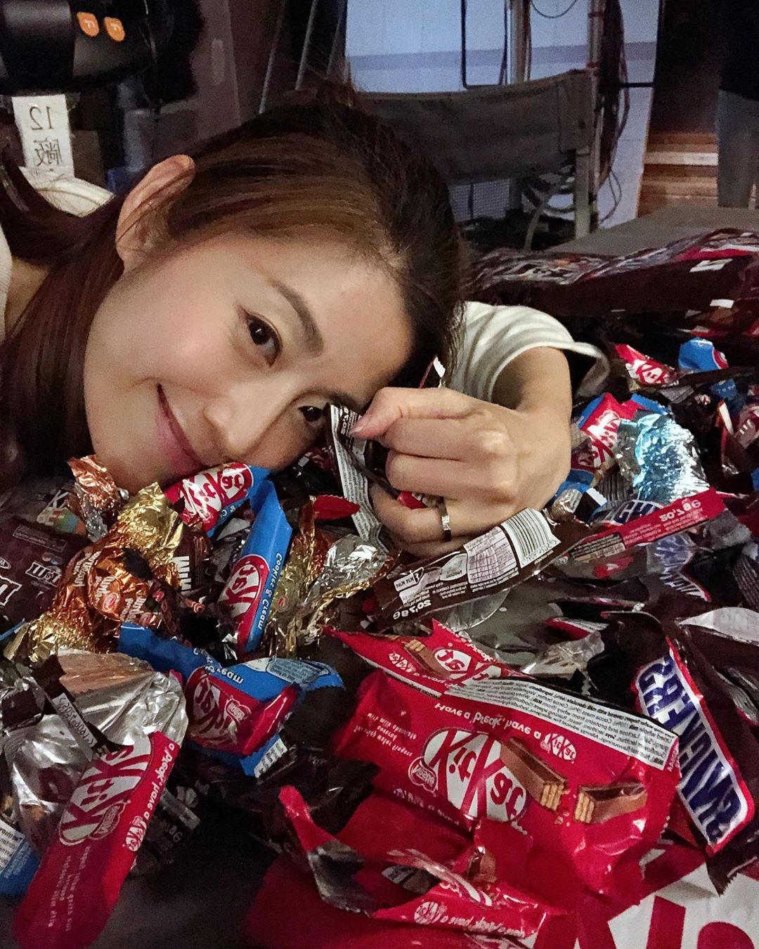 Yoyo趁着「520」在IG Post相，更久違地騷出婚戒！（IG@chenchiyiu）