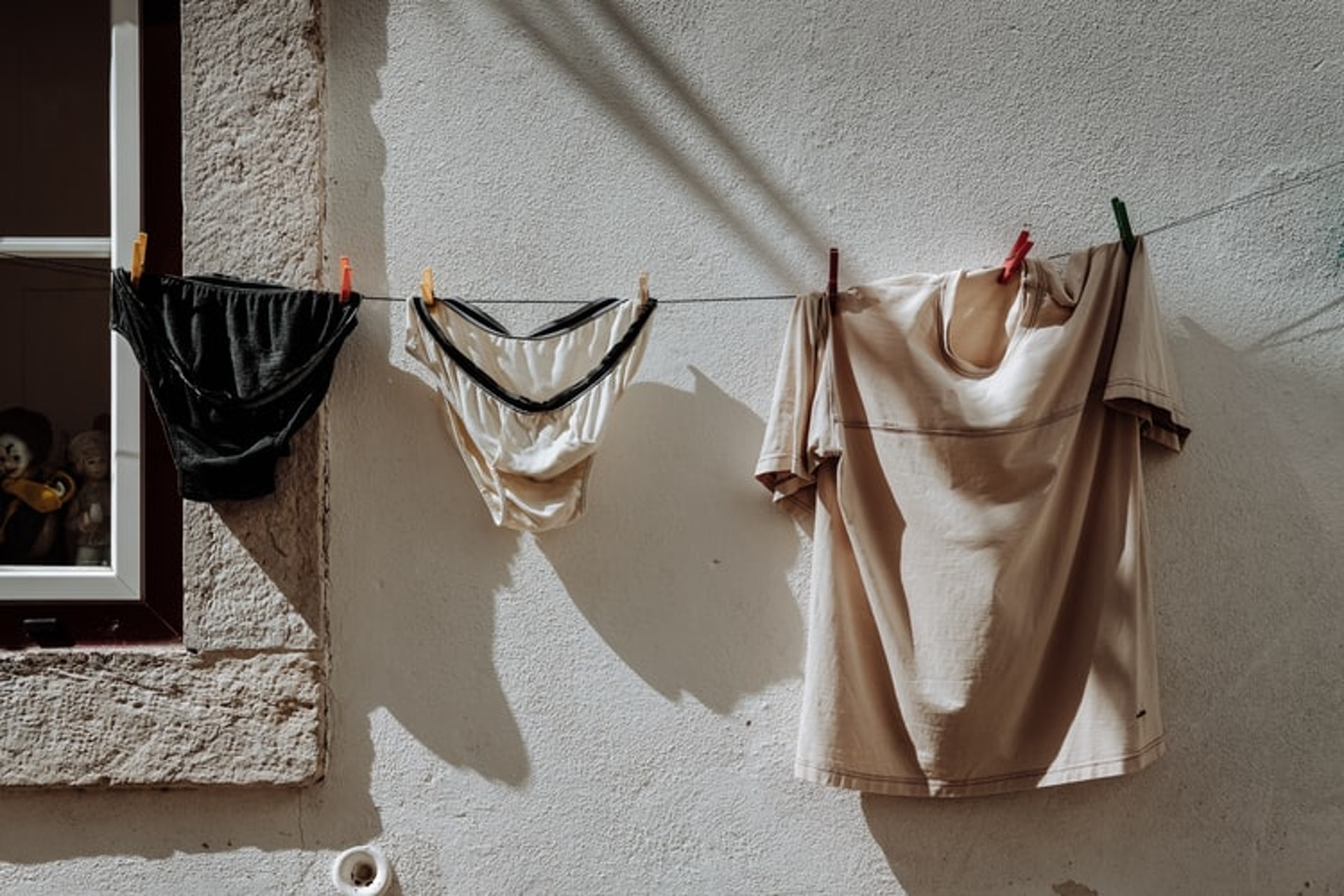 內褲不乾淨有機會導致感染念珠菌、陰道炎,甚至尿道炎。(Unsplash/Andreea Popa) 內褲不乾淨有機會導致感染念珠菌、陰道炎,甚至尿道炎。(Unsplash/Andreea Popa)