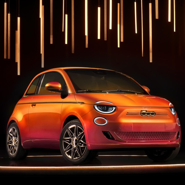 Fiat 500 慶祝首次推出電動版聯乘bvlgari華麗轉身