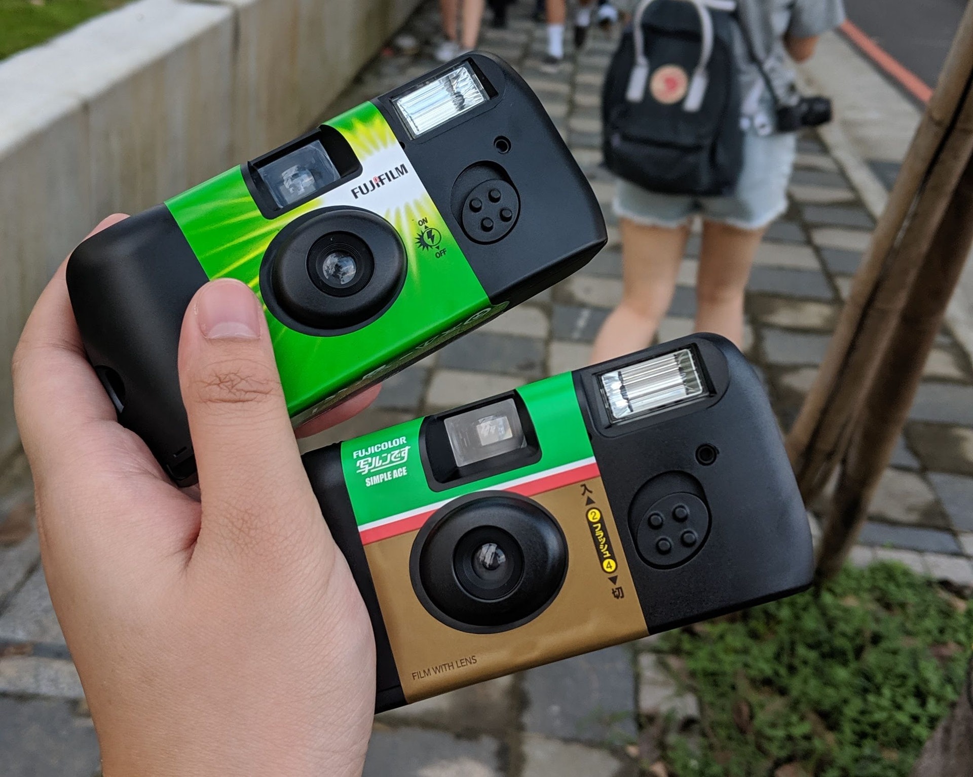 即棄菲林相機輕便易攜,是旅行拍攝的好夥伴。(李琬瑩攝) 即棄菲林相機輕便易攜,是旅行拍攝的好夥伴。(李琬瑩攝)