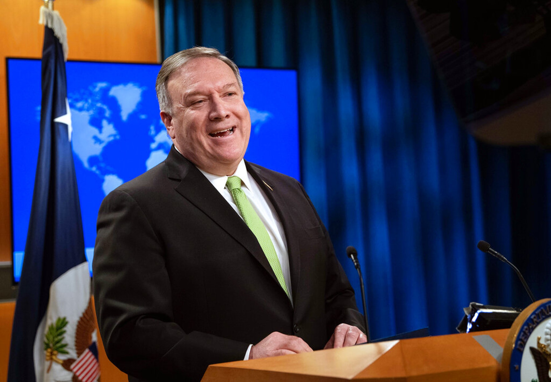 港版國安法:美國國務卿蓬佩奧(Mike Pompeo)5月22日表示美方與香港人同行,他又強烈要求北京重新考慮其「災難級方案」(美聯社) 港版國安法:美國國務卿蓬佩奧(Mike Pompeo)5月22日表示美方與香港人同行,他又強烈要求北京重新考慮其「災難級方案」(美聯社)